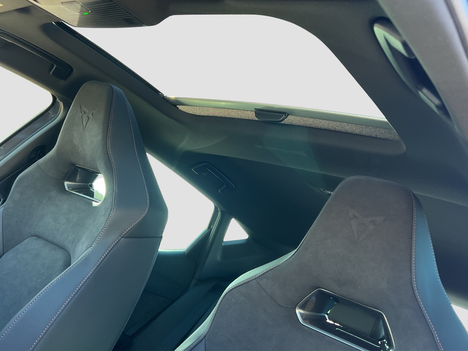 Cupra Leon 2.0 VZ DSG MATRIX PANO SENNH NAV ACC 19LM