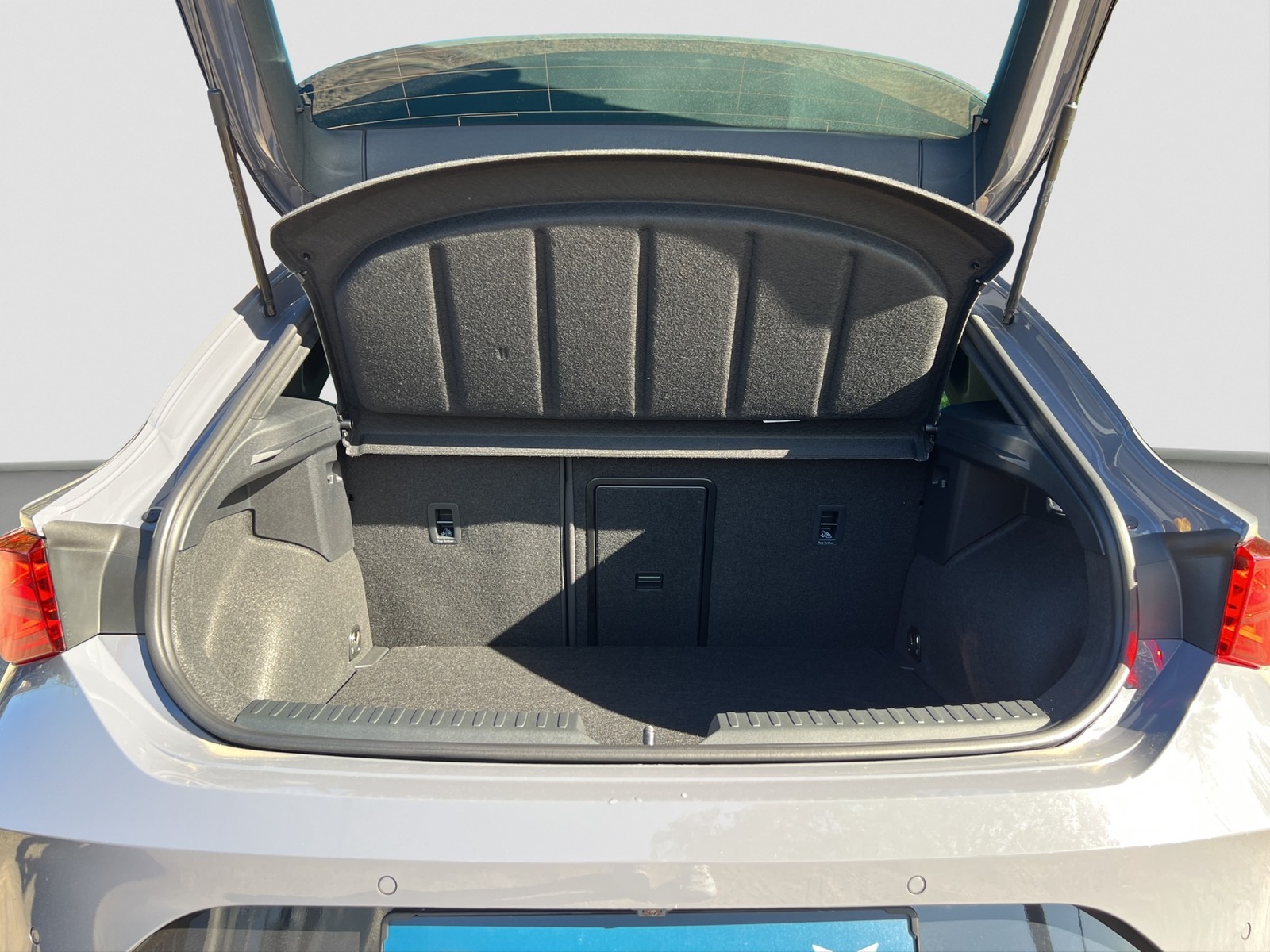 Cupra Leon 2.0 VZ DSG MATRIX PANO SENNH NAV ACC 19LM