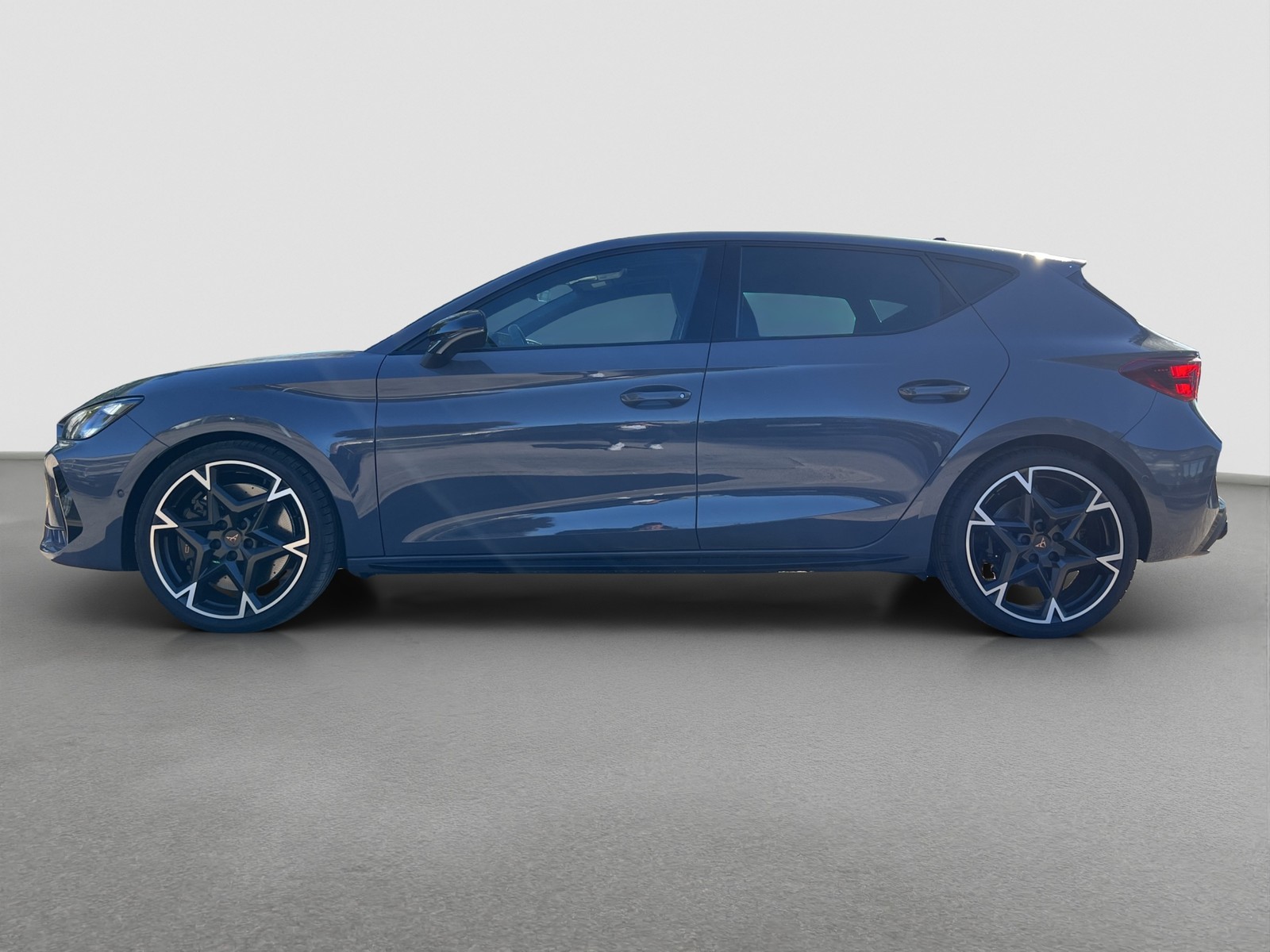 Cupra Leon 2.0 VZ DSG MATRIX PANO SENNH NAV ACC 19LM