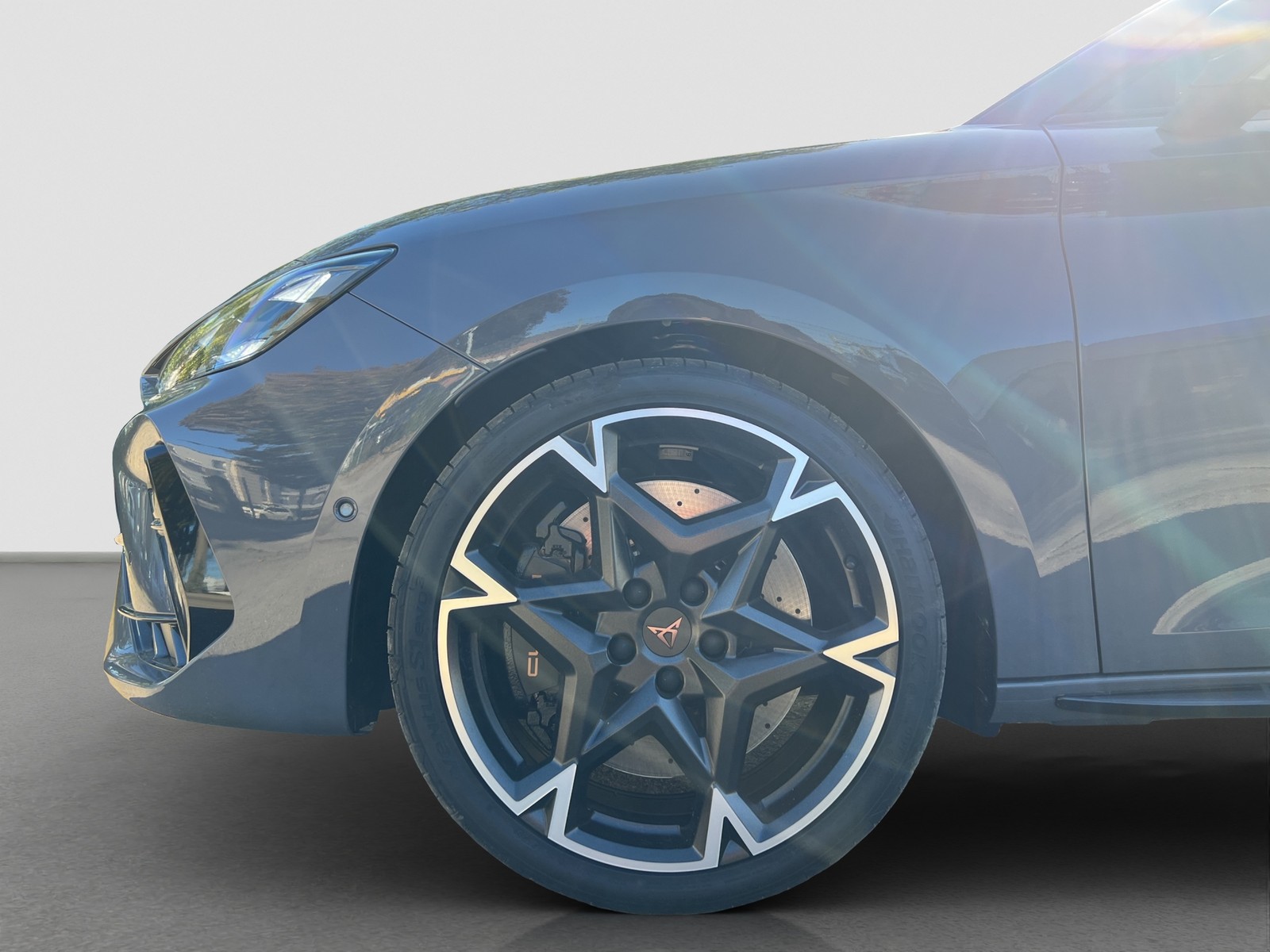 Cupra Leon 2.0 VZ DSG MATRIX PANO SENNH NAV ACC 19LM