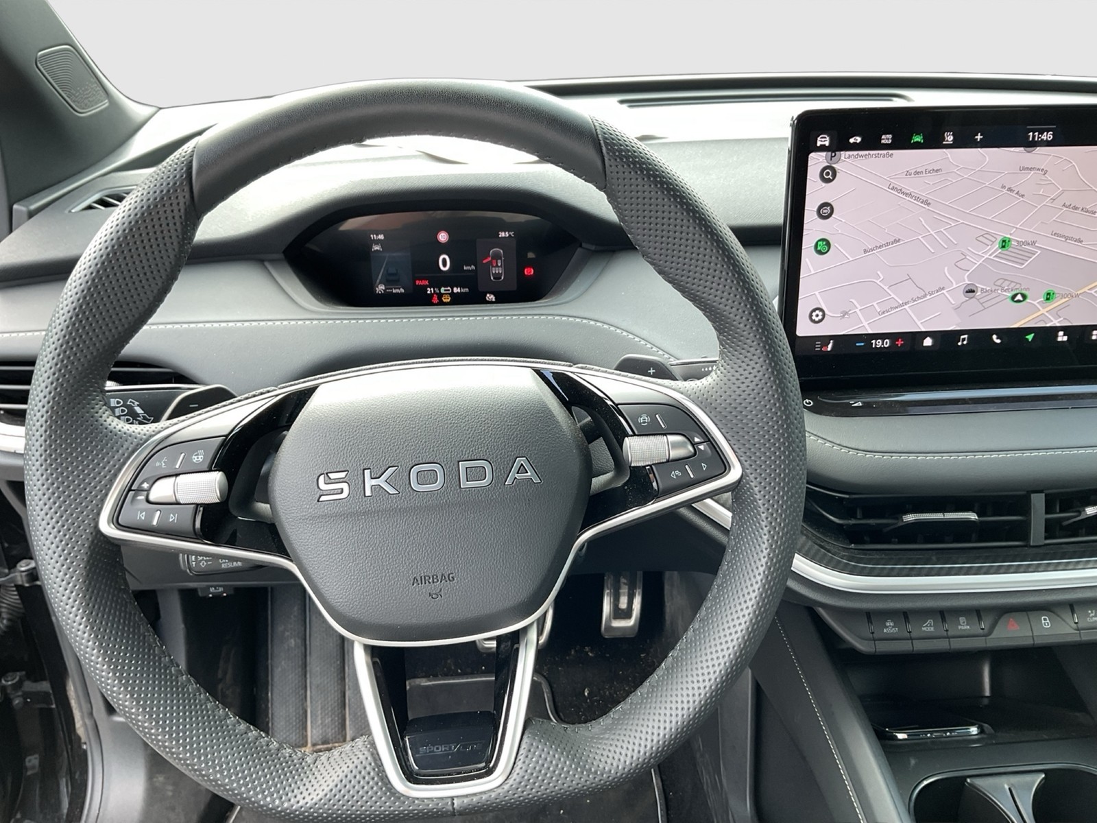 Skoda Enyaq 85 SPORTLINE WÄRMEPUMPE PANO AHK CAM LM20