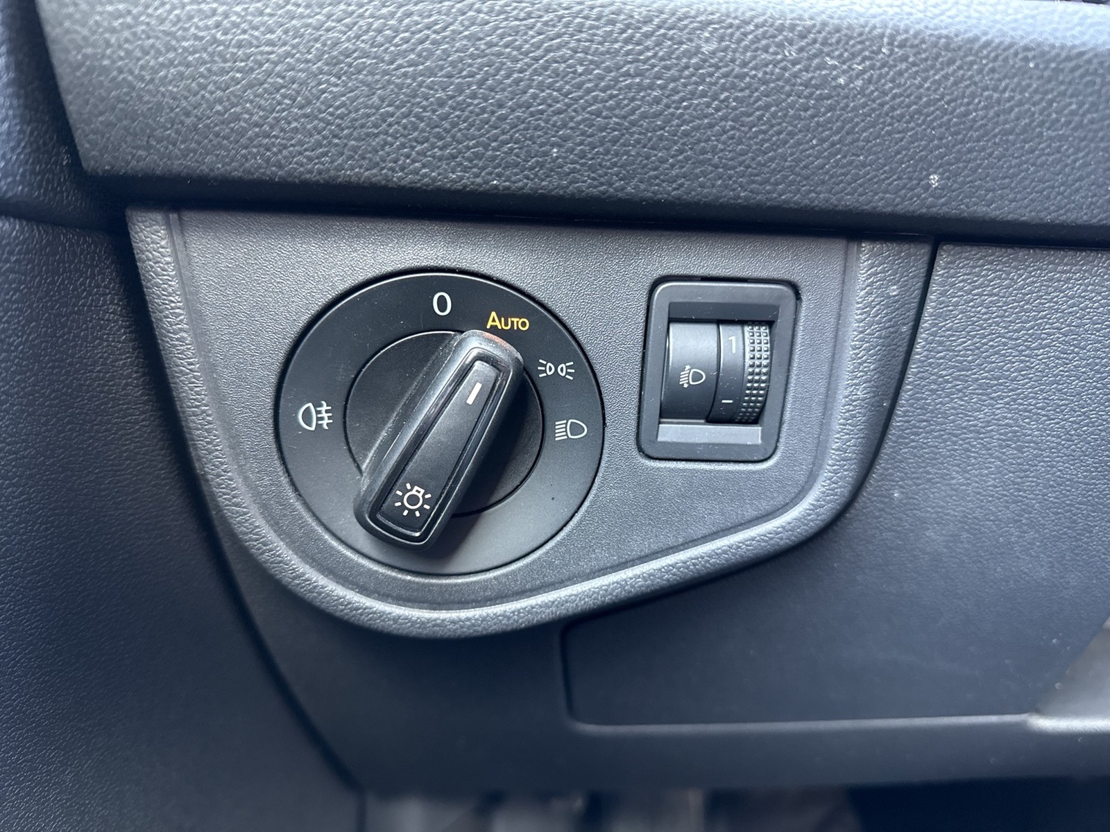 Volkswagen Taigo 1.0 LIFE VIRTUALCOCKPIT CARPLAY ALU SITZHZ