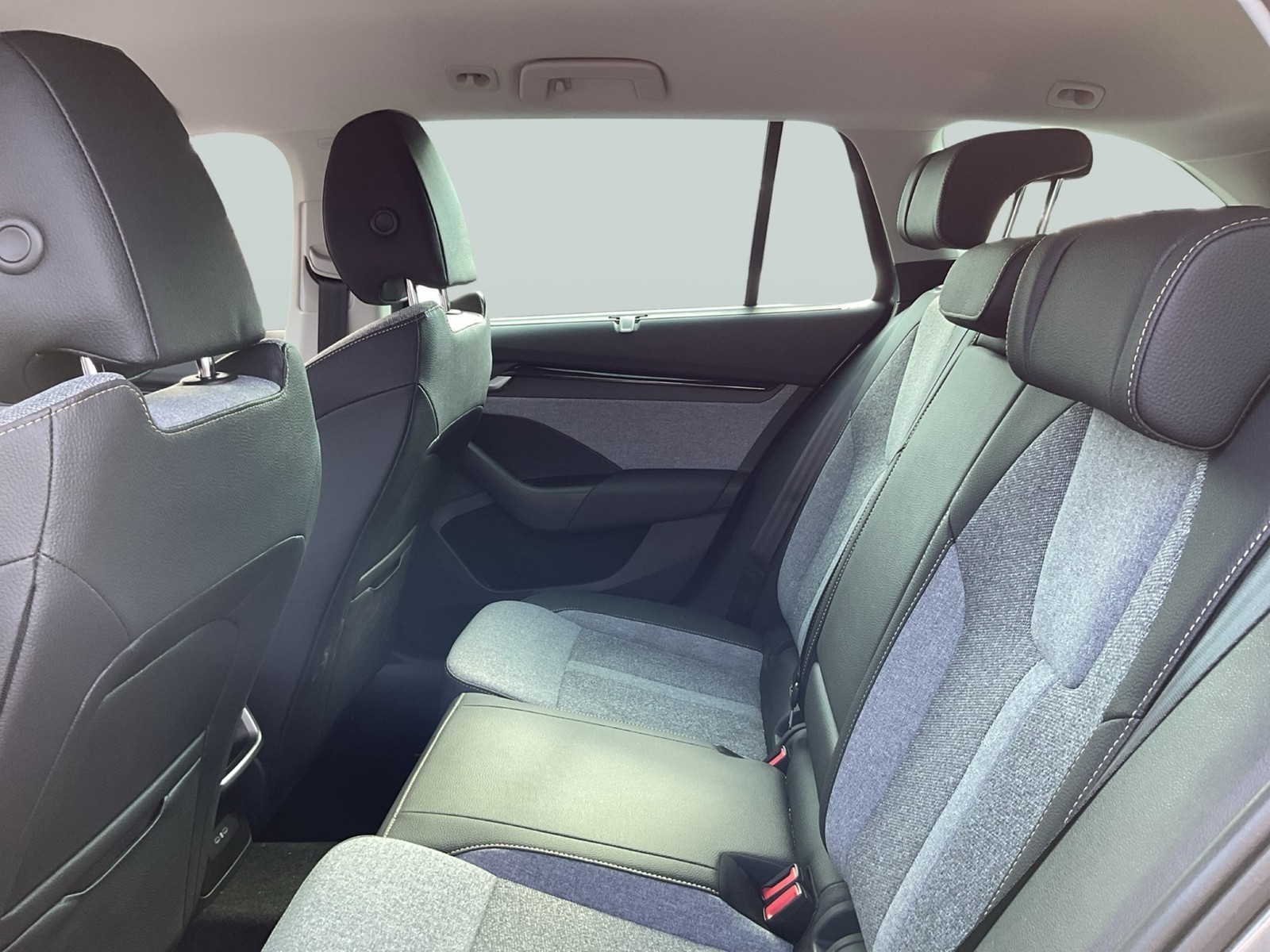 Skoda Octavia Combi 2.0 SELECTION AHK 360°CAM HEAD-UP