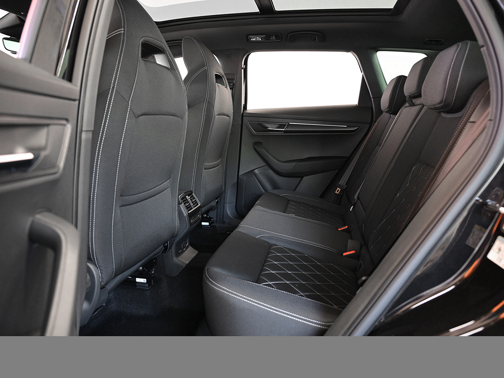 Skoda Karoq 1.5 SPORTLINE PANO CAM ACC LM18 MATRIX NAVI