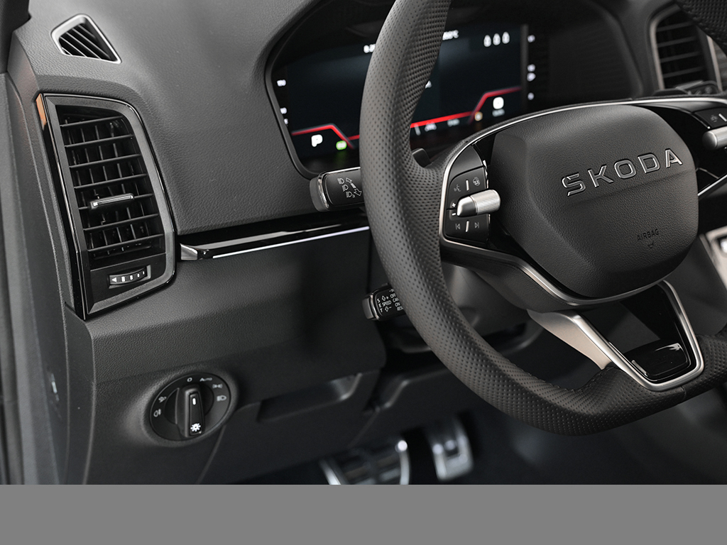 Skoda Karoq 1.5 SPORTLINE PANO CAM ACC LM18 MATRIX NAVI