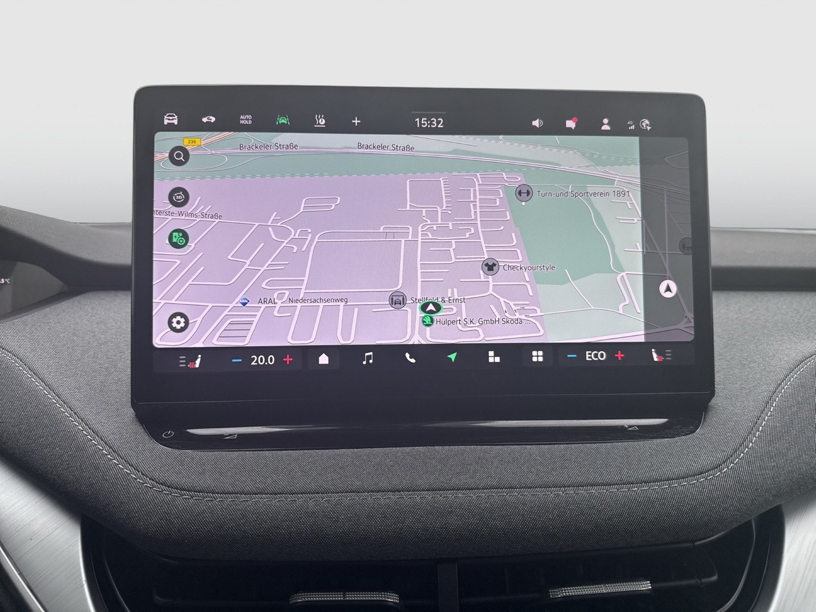 Skoda Enyaq 85 LOFT WÄRMEPUMPE PANO AHK CAM ACC LM20
