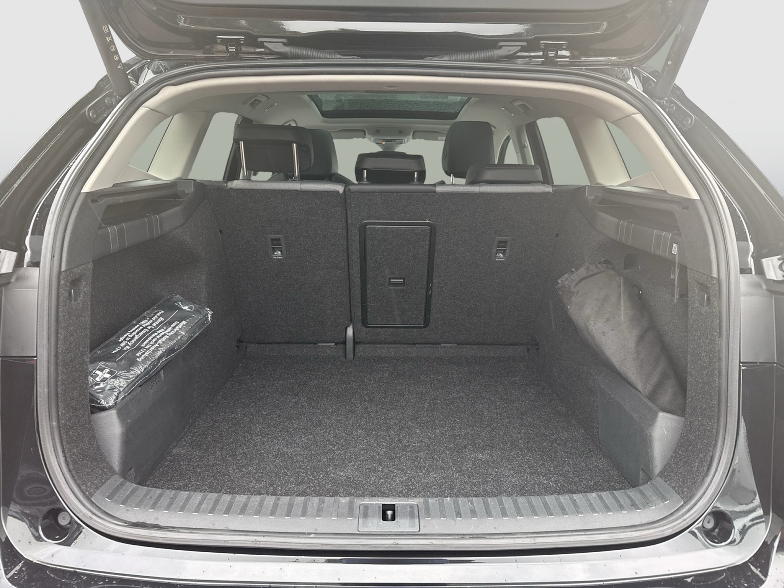 Skoda Enyaq 85 LOFT WÄRMEPUMPE PANO AHK CAM ACC LM20