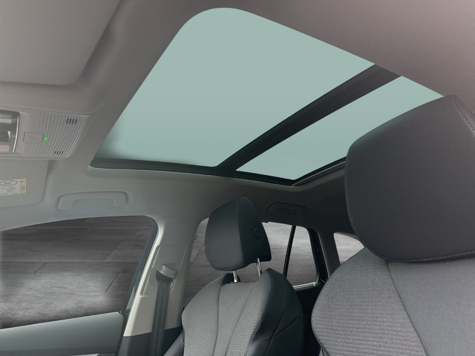 Skoda Enyaq 85 LOFT WÄRMEPUMPE PANO AHK CAM ACC LM20