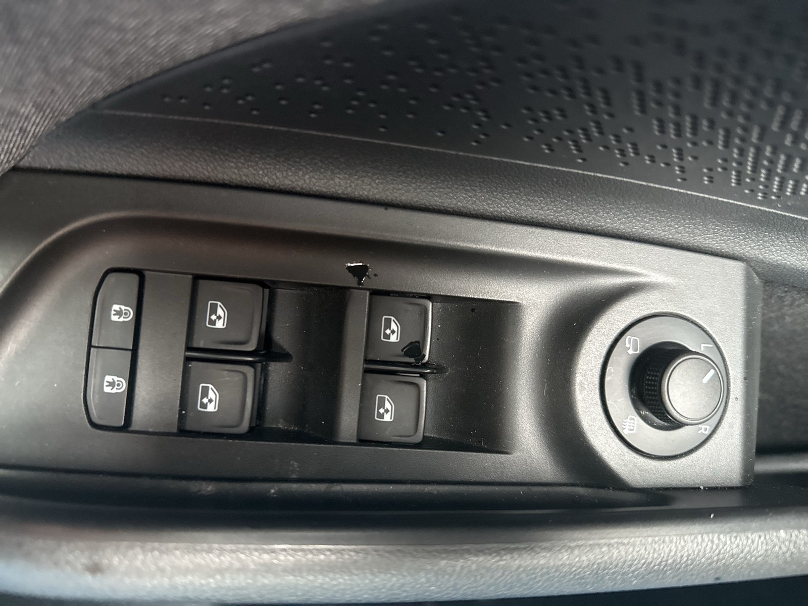 Skoda Enyaq 85 LOFT WÄRMEPUMPE PANO AHK CAM ACC LM20