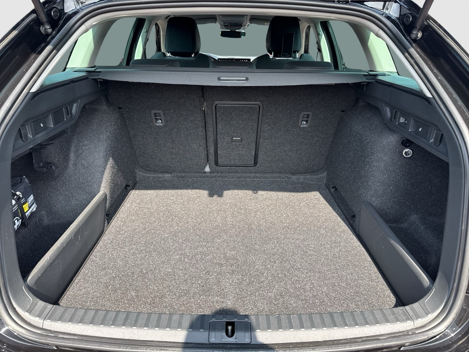 Skoda Octavia Combi 2.0 SELECTION AHK CAM ACC NAVI