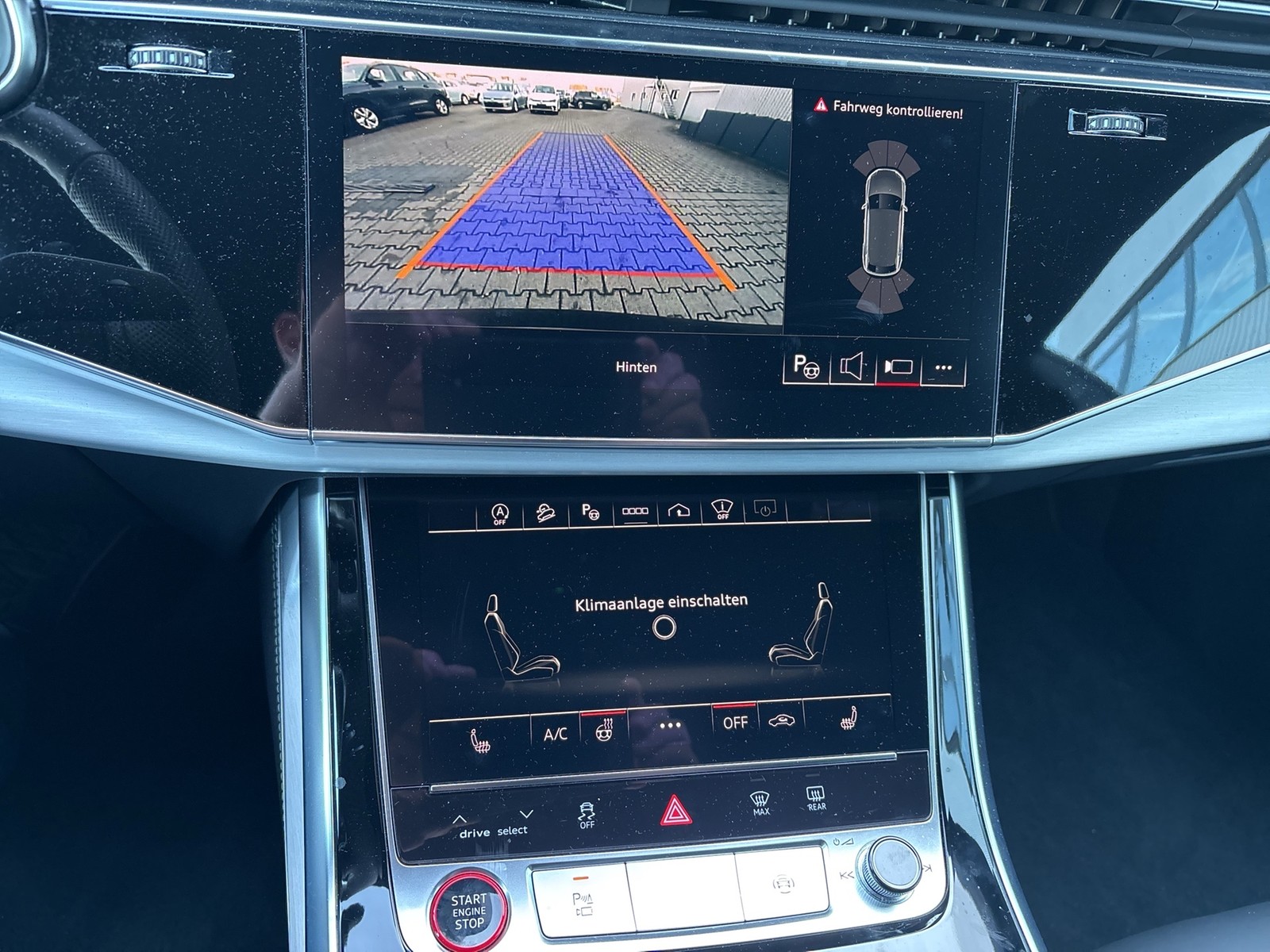 Audi SQ8 quattro BLACKPAK LASERLICHT LUFTFEDER 22"