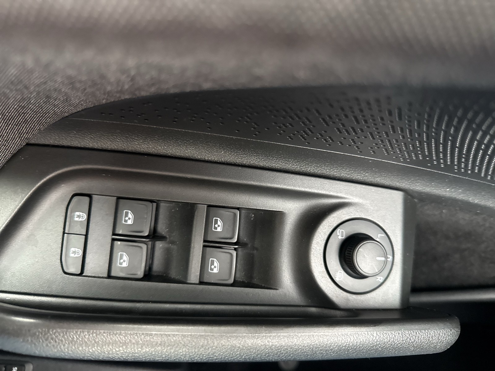 Skoda Enyaq 85 LOFT WÄRMEPUMPE PANO CANTON AHK 360°CAM