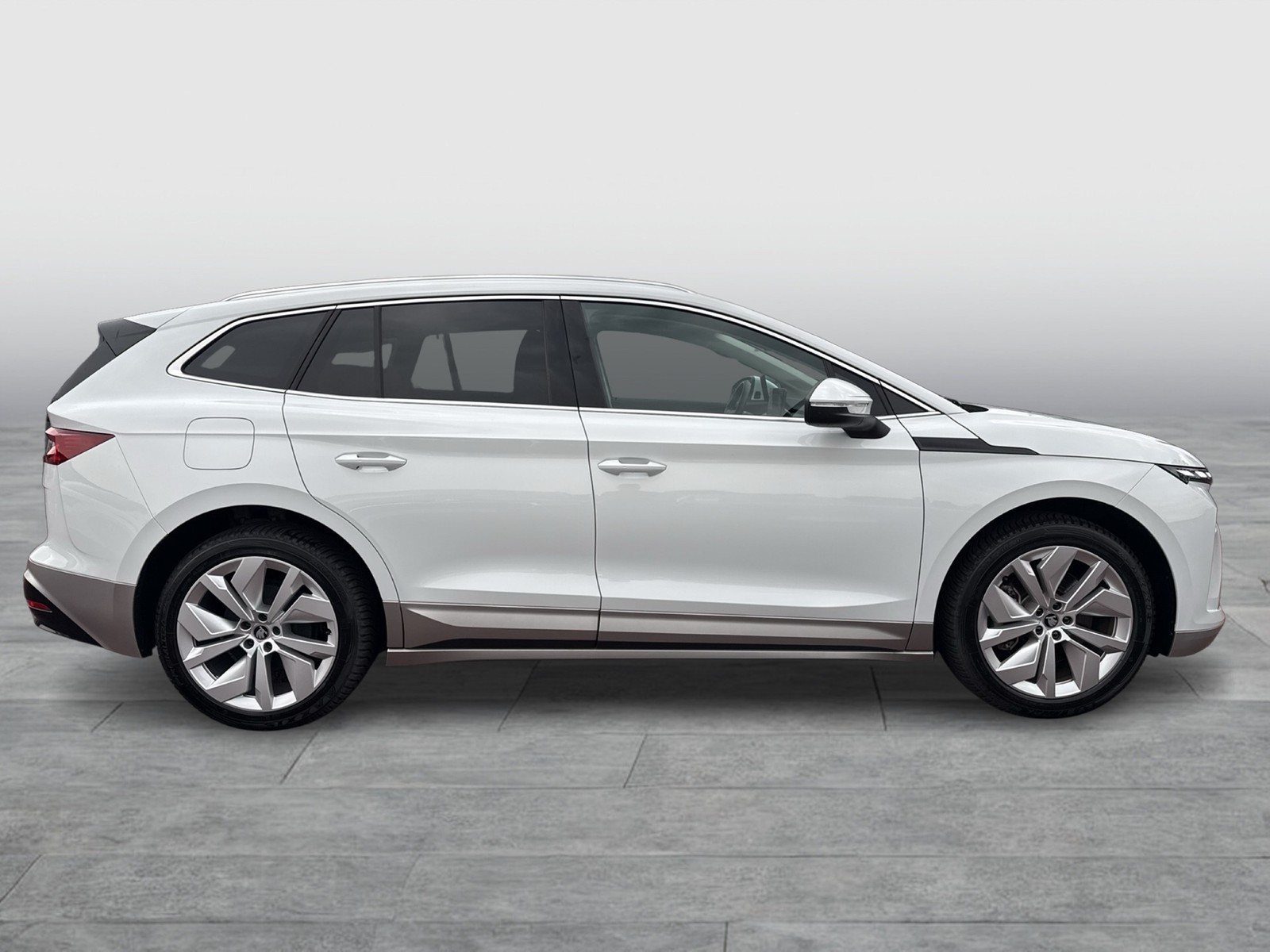 Skoda Enyaq 85 LOFT WÄRMEPUMPE PANO CANTON AHK 360°CAM