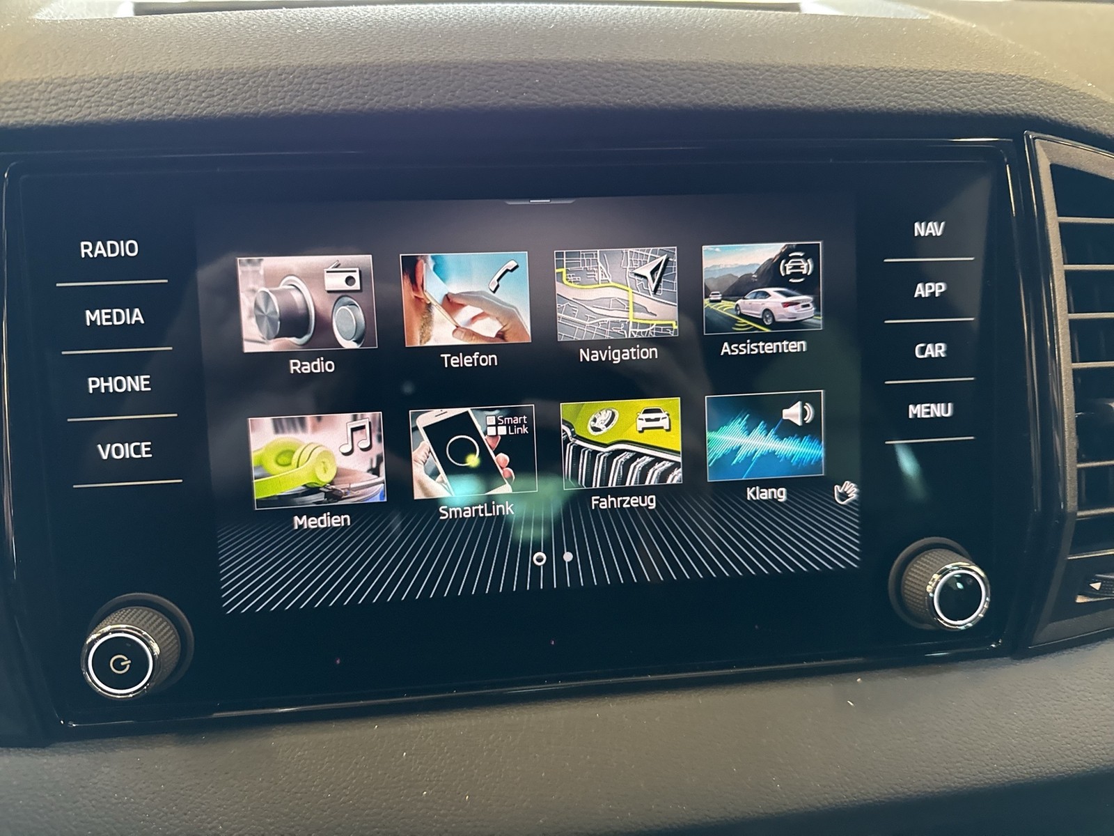 Skoda Karoq 2.0 SPORTLINE 4X4 PANO CAM ACC LM19 MATRIX