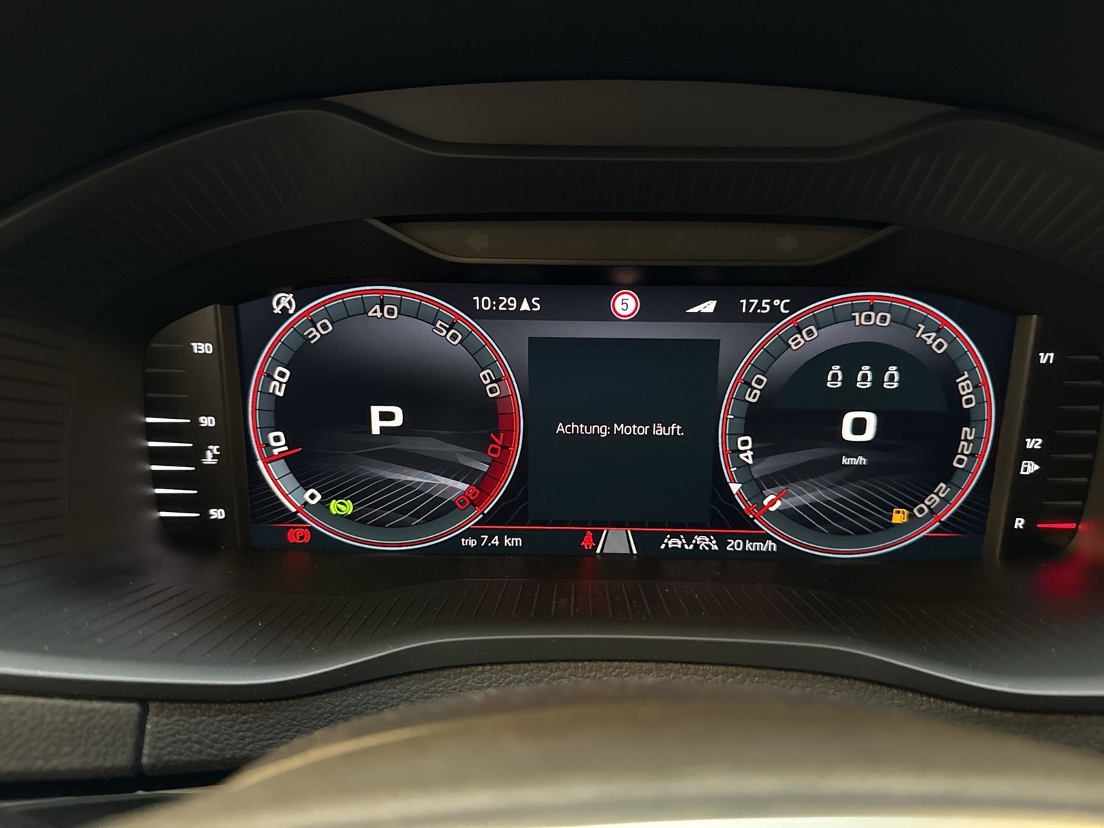 Skoda Karoq 2.0 SPORTLINE 4X4 PANO CAM ACC LM19 MATRIX