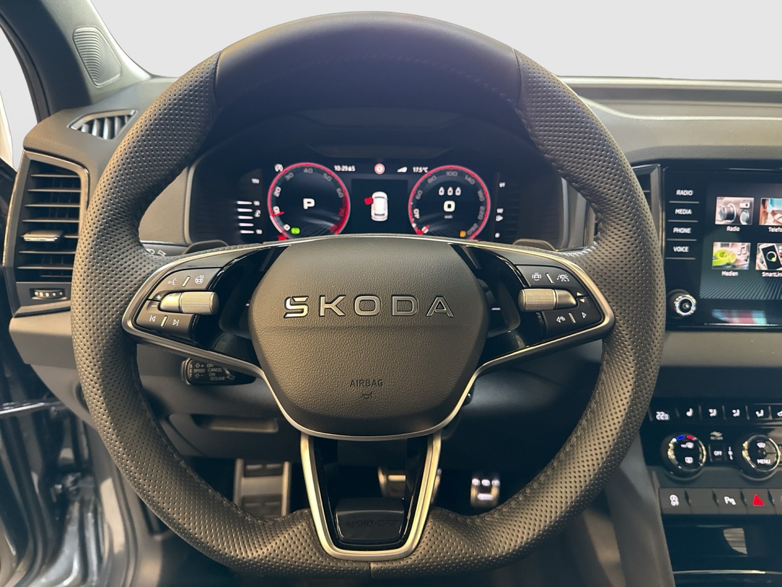 Skoda Karoq 2.0 SPORTLINE 4X4 PANO CAM ACC LM19 MATRIX
