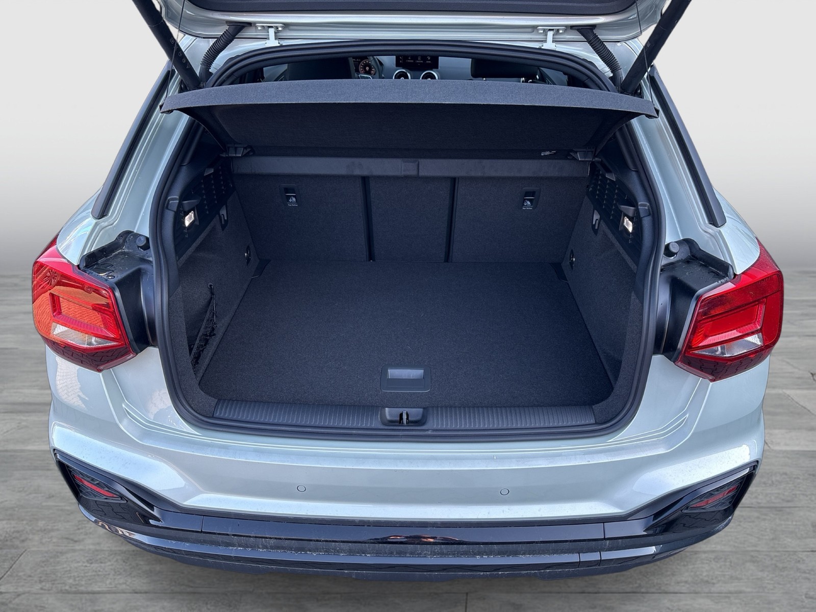 Audi Q2 30 S LINE BLACKPAK AHK CAM E-KLAPPE NAVI+