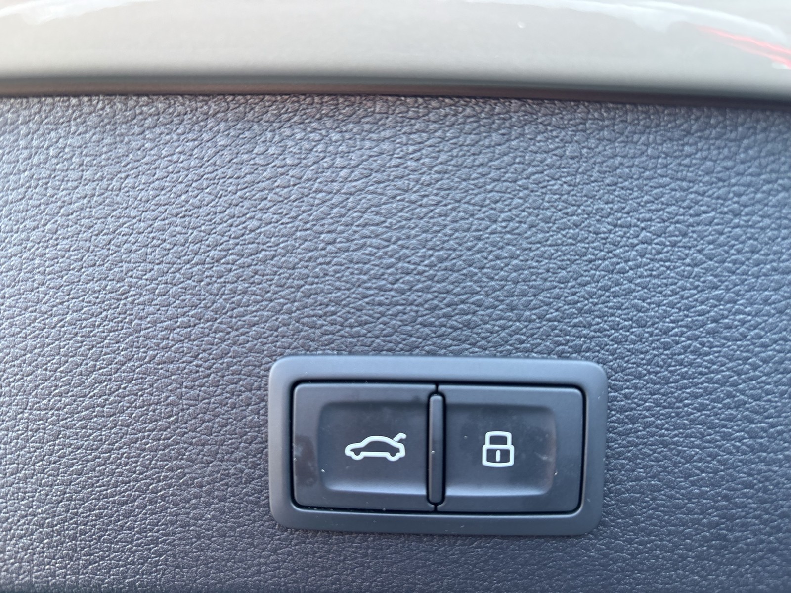 Audi Q2 30 S LINE BLACKPAK AHK CAM E-KLAPPE NAVI+