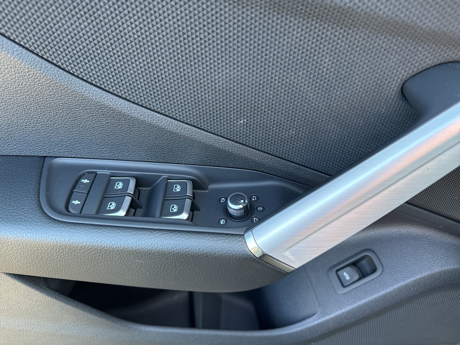 Audi Q2 30 S LINE BLACKPAK AHK CAM E-KLAPPE NAVI+