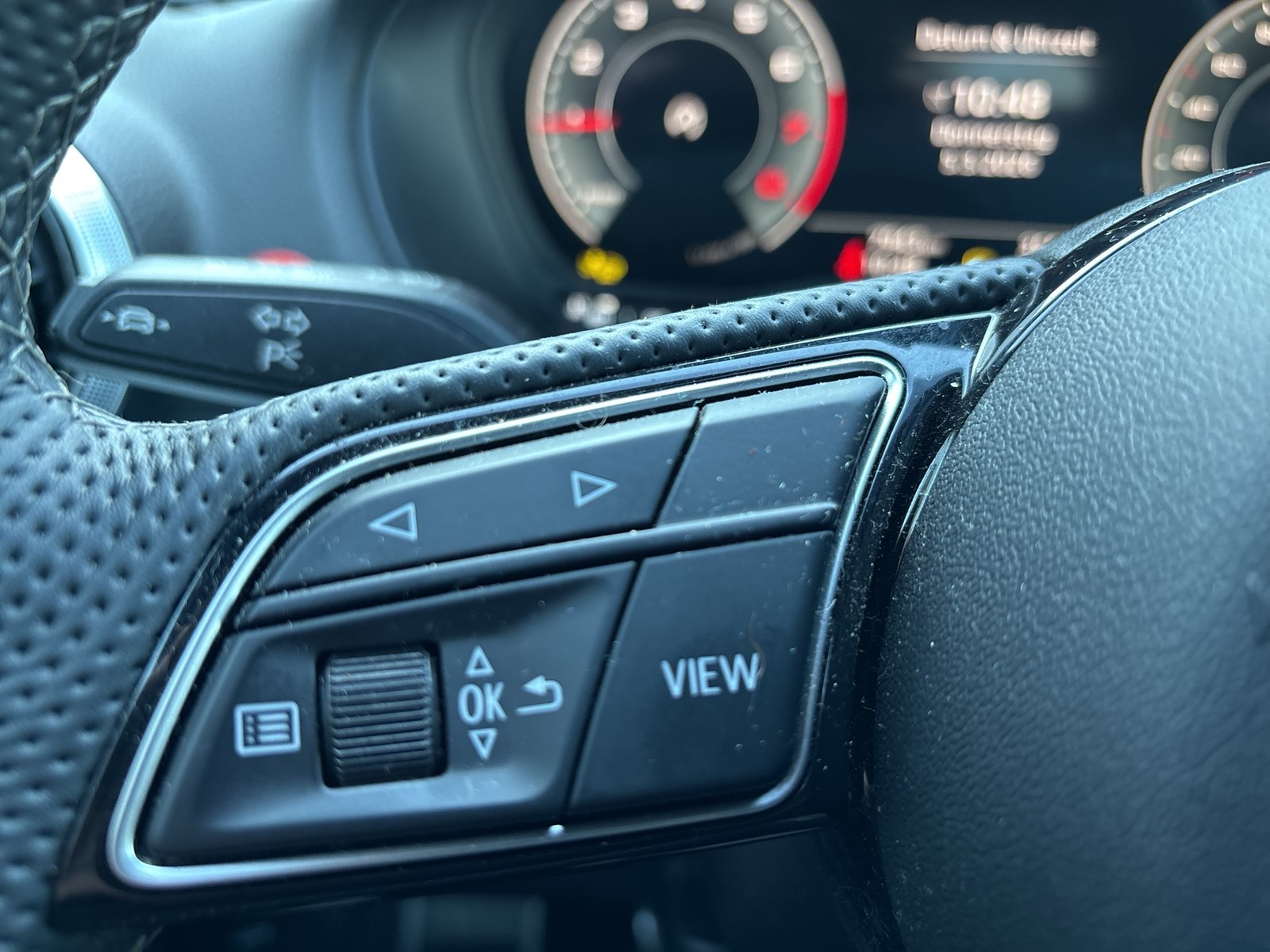 Audi Q2 30 S LINE BLACKPAK AHK CAM E-KLAPPE NAVI+