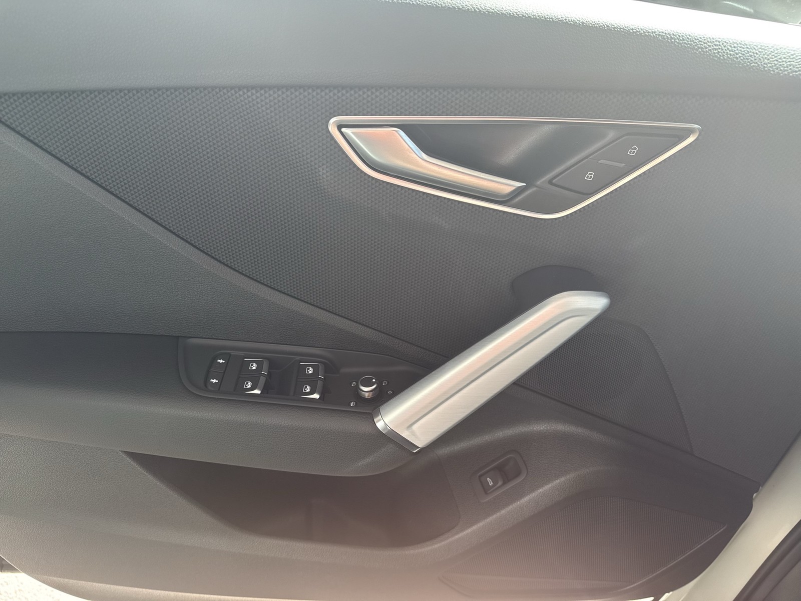 Audi Q2 30 S LINE BLACKPAK AHK CAM E-KLAPPE NAVI+