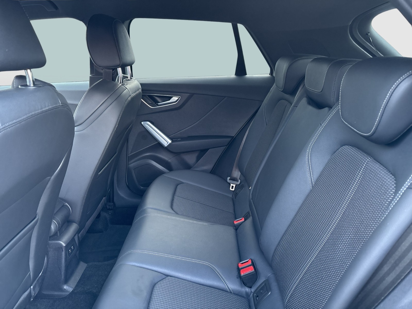 Audi Q2 30 S LINE BLACKPAK AHK CAM E-KLAPPE NAVI+