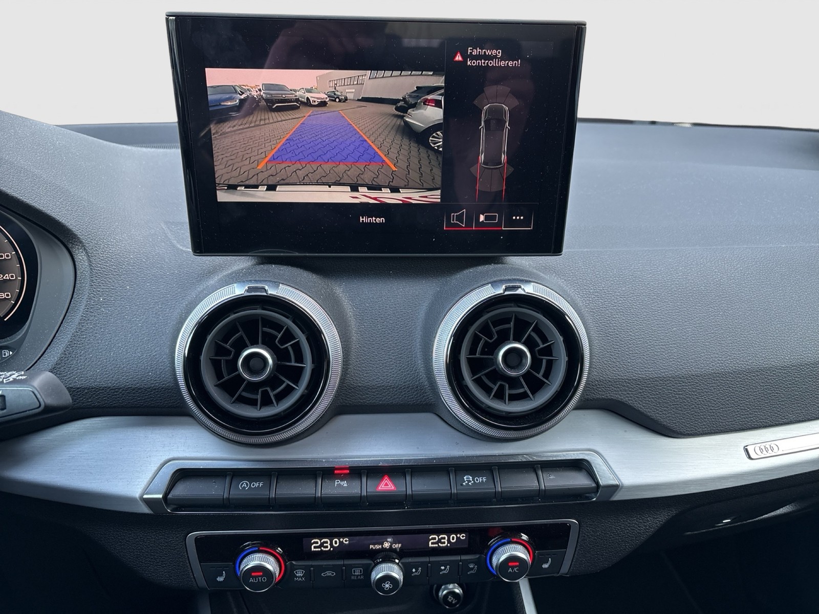 Audi Q2 30 S LINE BLACKPAK AHK CAM E-KLAPPE NAVI+