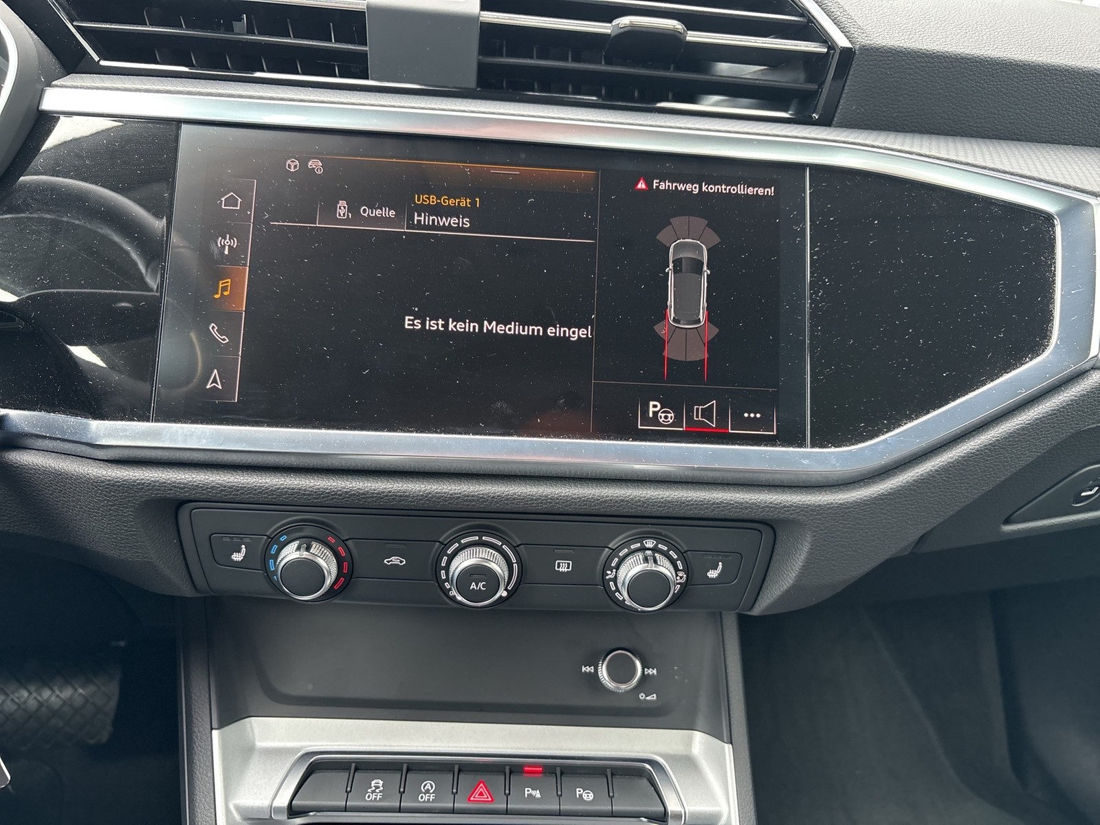 Audi Q3 35 ACC MATRIXLED NAVI+ AHK-VORBEREITUNG LM17