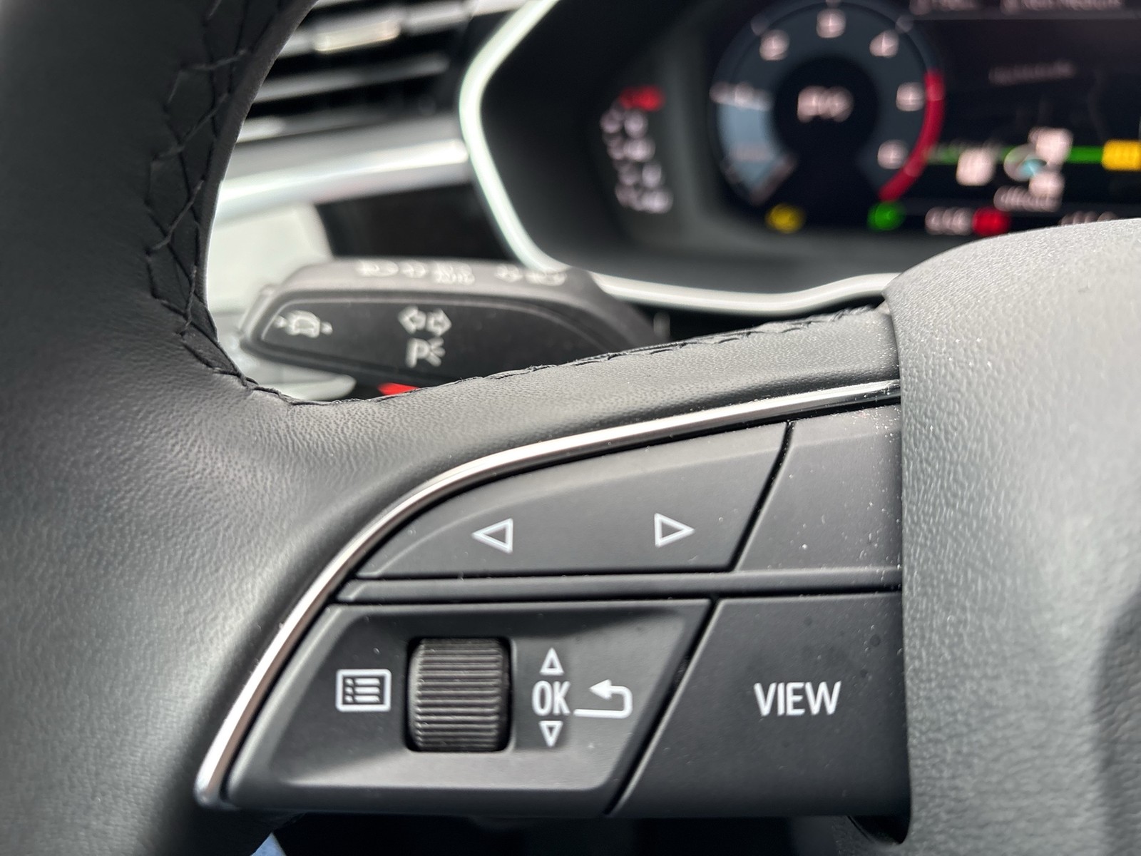 Audi Q3 35 ACC MATRIXLED NAVI+ AHK-VORBEREITUNG LM17