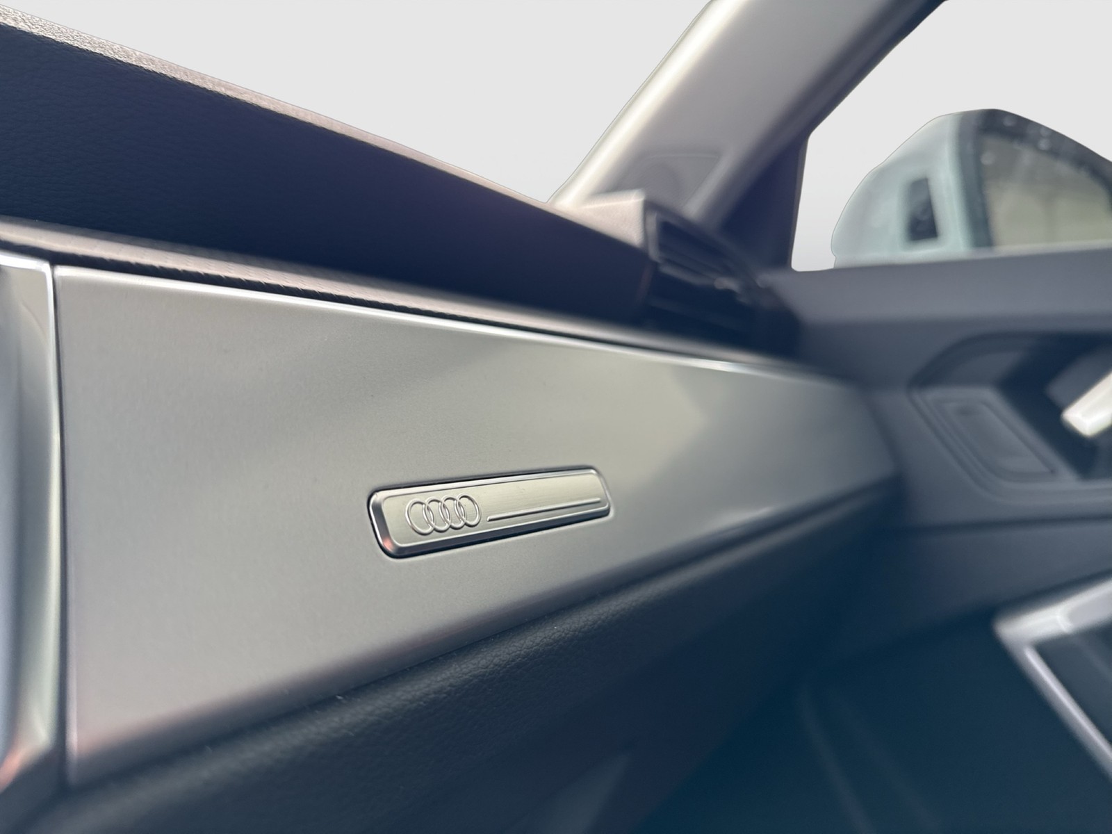 Audi Q3 35 ACC MATRIXLED NAVI+ AHK-VORBEREITUNG LM17