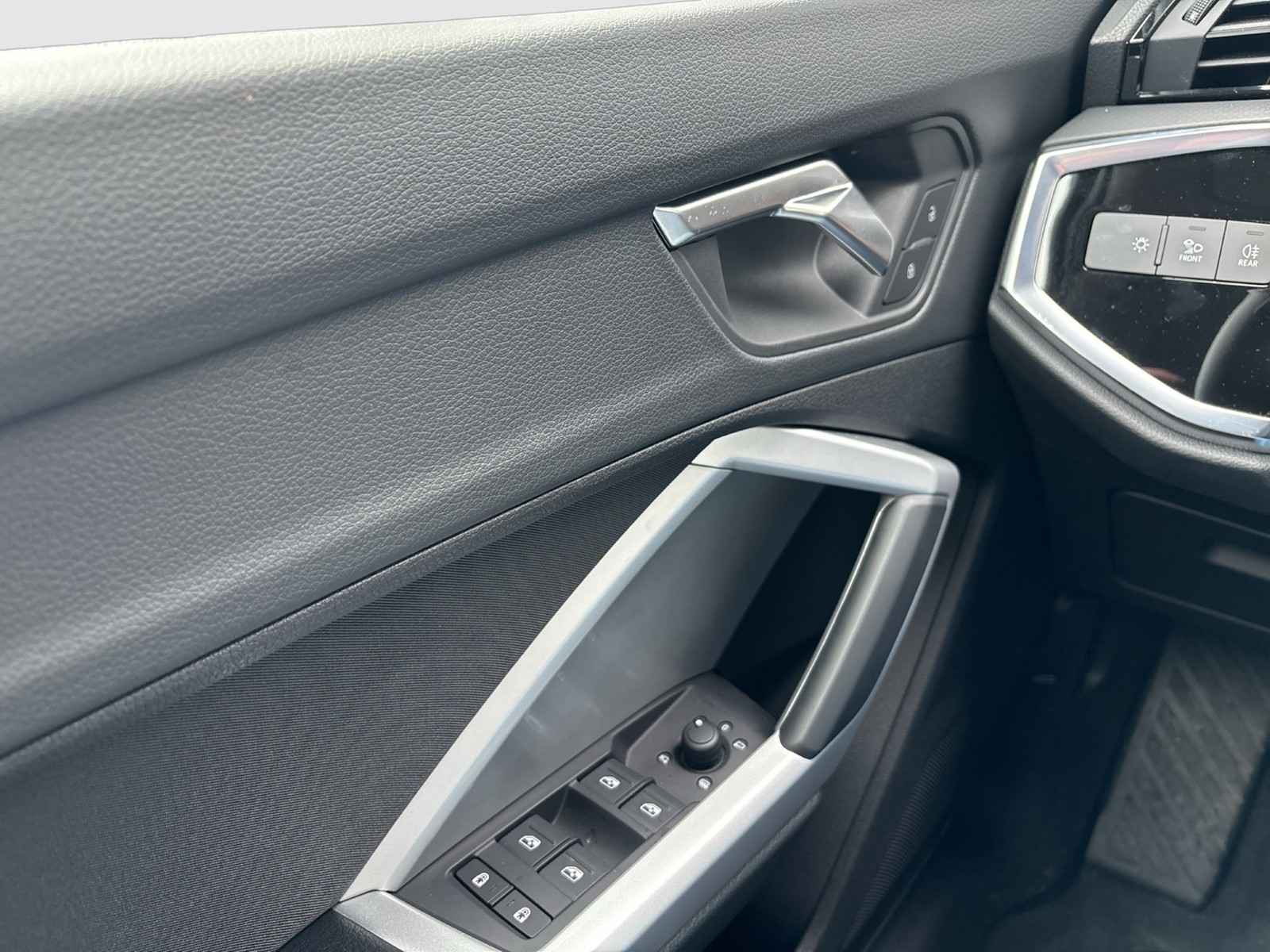 Audi Q3 35 ACC MATRIXLED NAVI+ AHK-VORBEREITUNG LM17