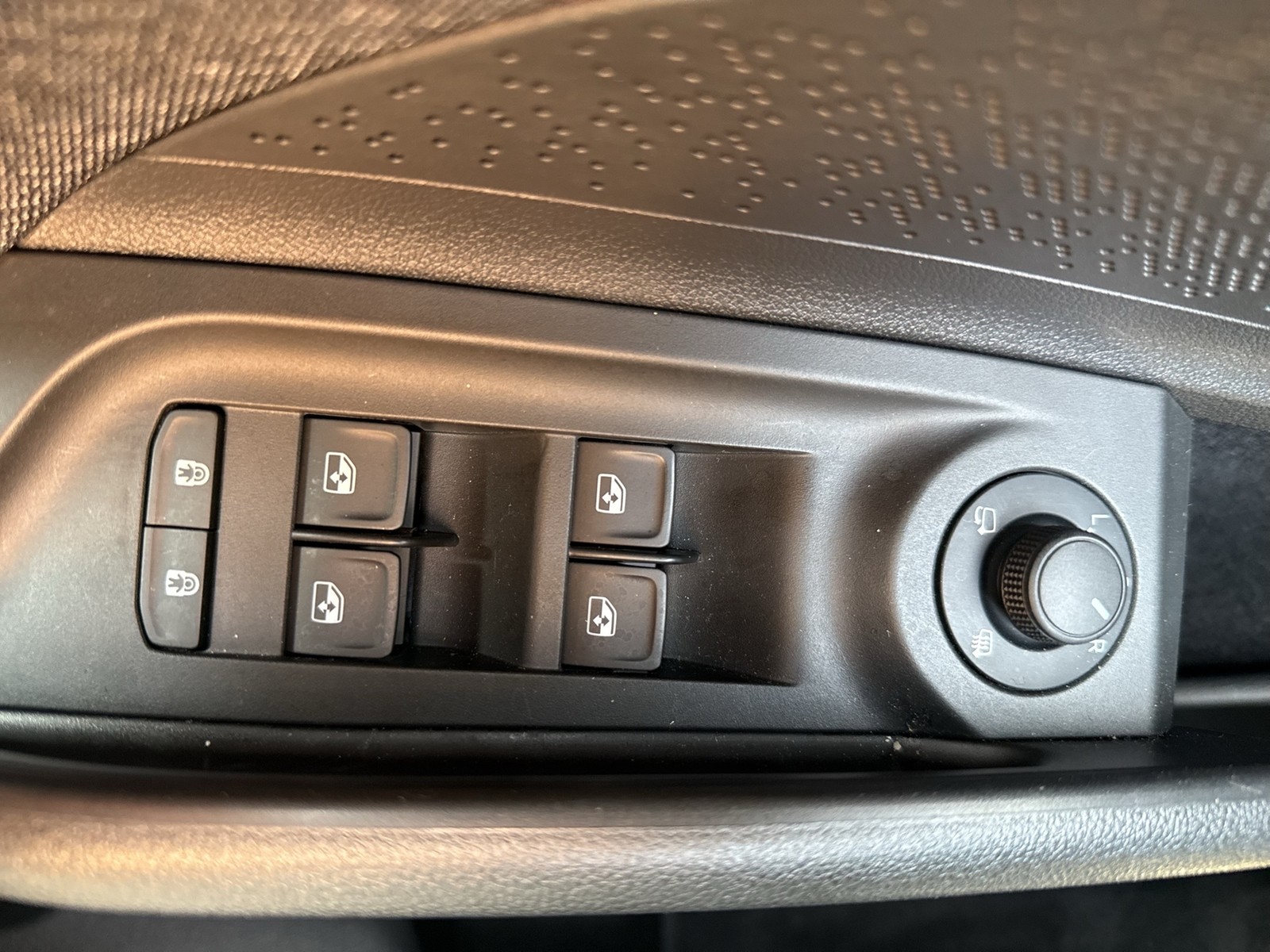 Skoda Elroq 85 LOFT WÄRMEPUMPE AHK CAM ACC LM19 NAVI