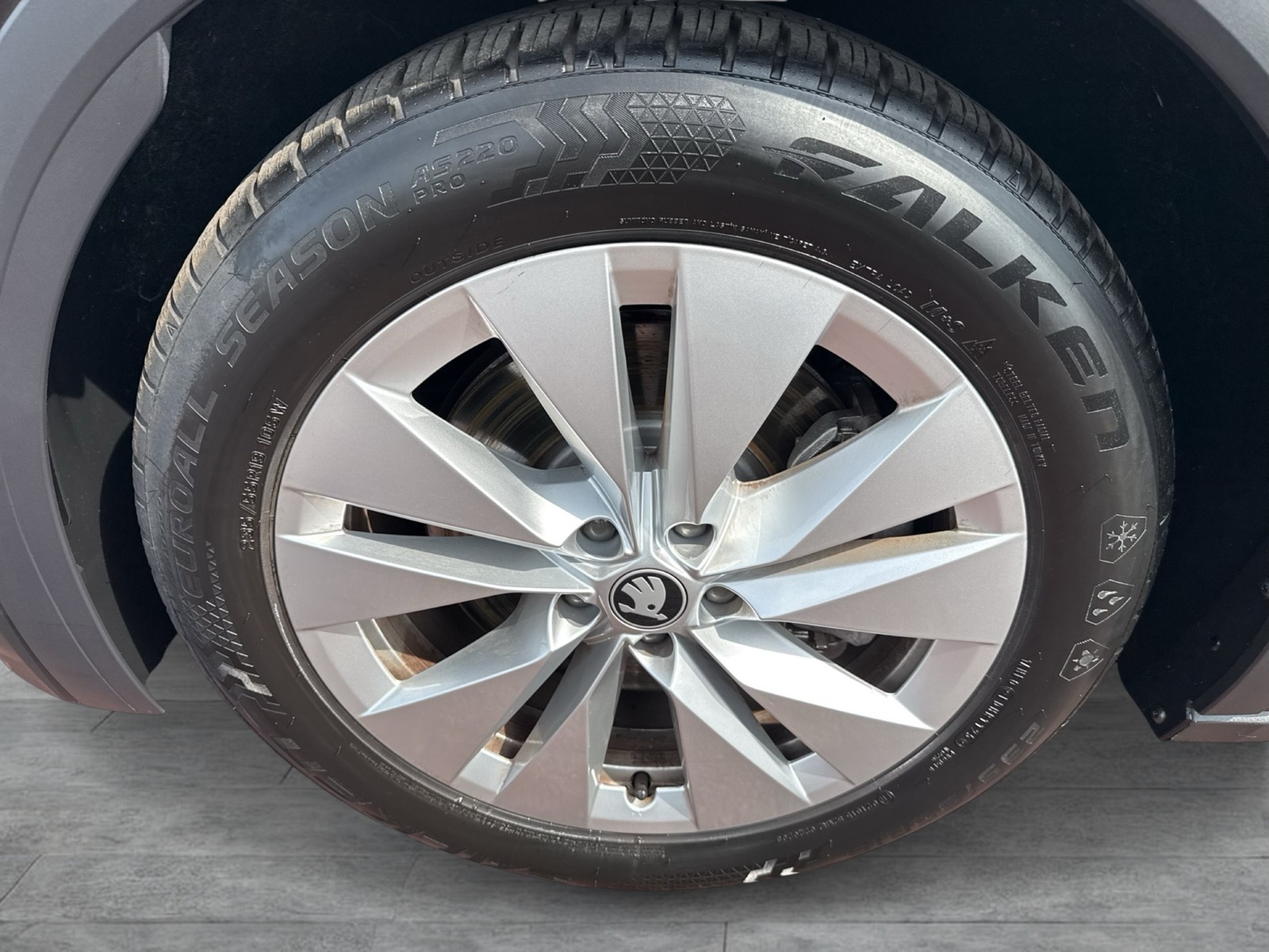 Skoda Elroq 85 LOFT WÄRMEPUMPE AHK CAM ACC LM19 NAVI