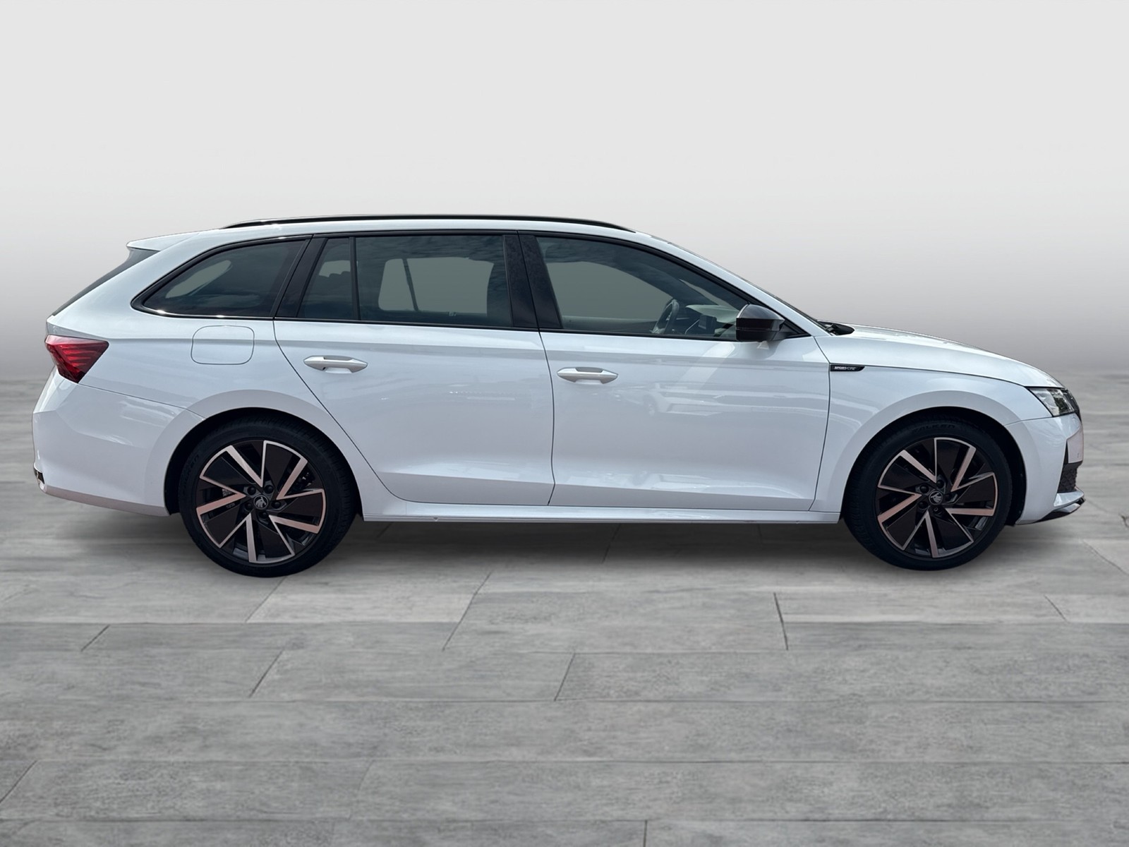 Skoda Octavia Combi 2.0 SPORTLINE 360CAM ACC LM18 NAVI