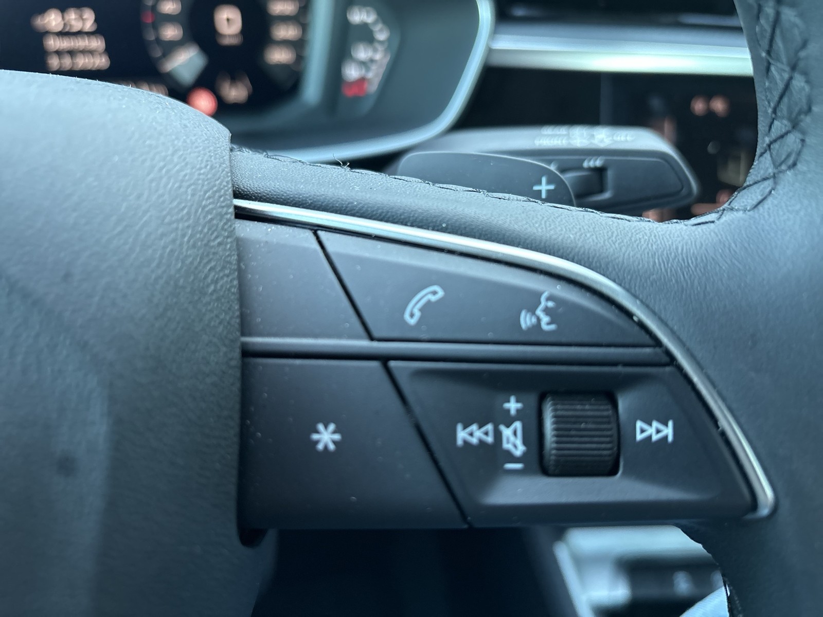 Audi Q3 35 CAM ACC E-KLAPPE NAVI+ AHK-VORBEREITUNG