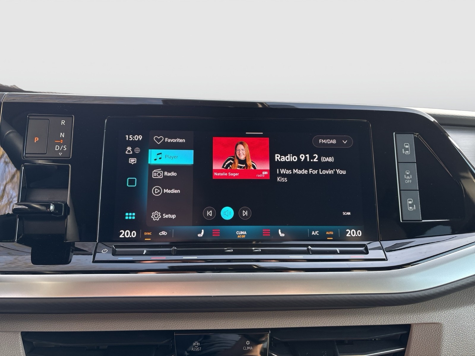 Volkswagen T7 Multivan 2.0 LIFE AHK CAM NAVI LM17 E-KLAPPE