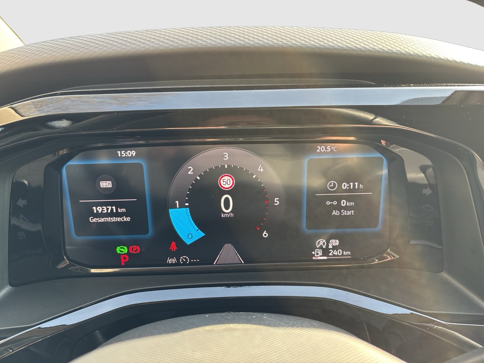 Volkswagen T7 Multivan 2.0 LIFE AHK CAM NAVI LM17 E-KLAPPE