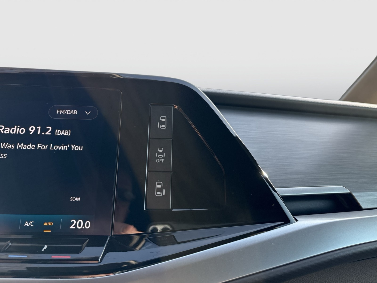 Volkswagen T7 Multivan 2.0 LIFE AHK CAM NAVI LM17 E-KLAPPE