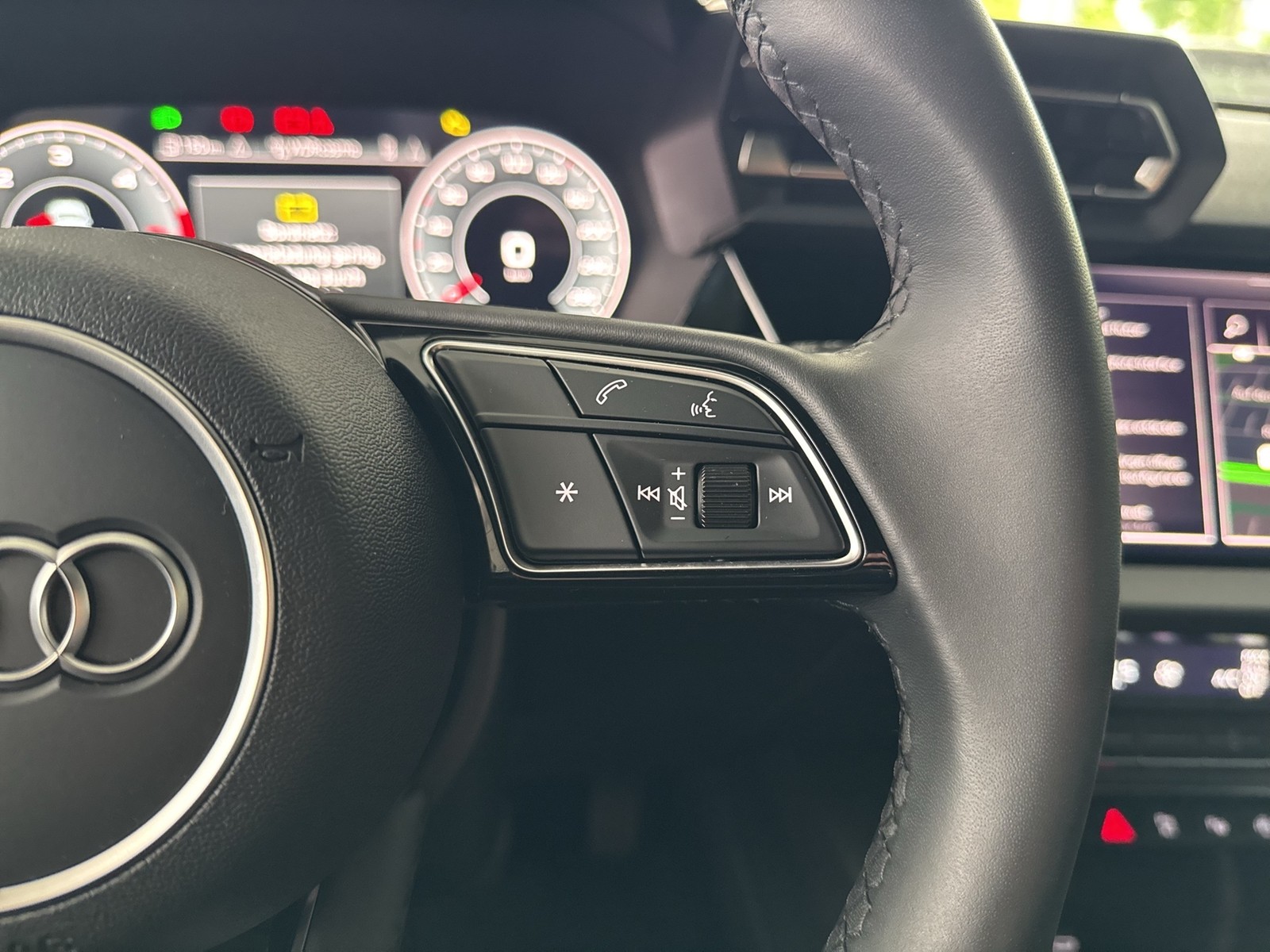 Audi A3 35 S LINE BLACKPAK CAM ACC NAVI+ CARPLAY LM17