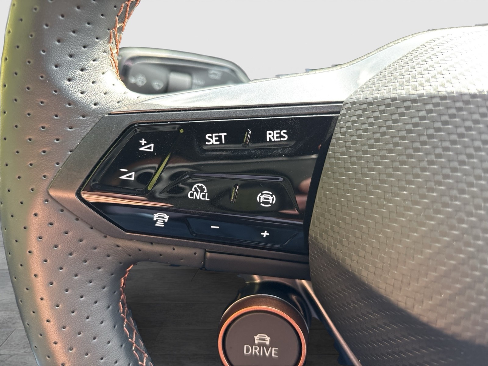 Cupra Born E-BOOST CAM ACC LM19 NAVI CARPLAY SITZHEIZ.
