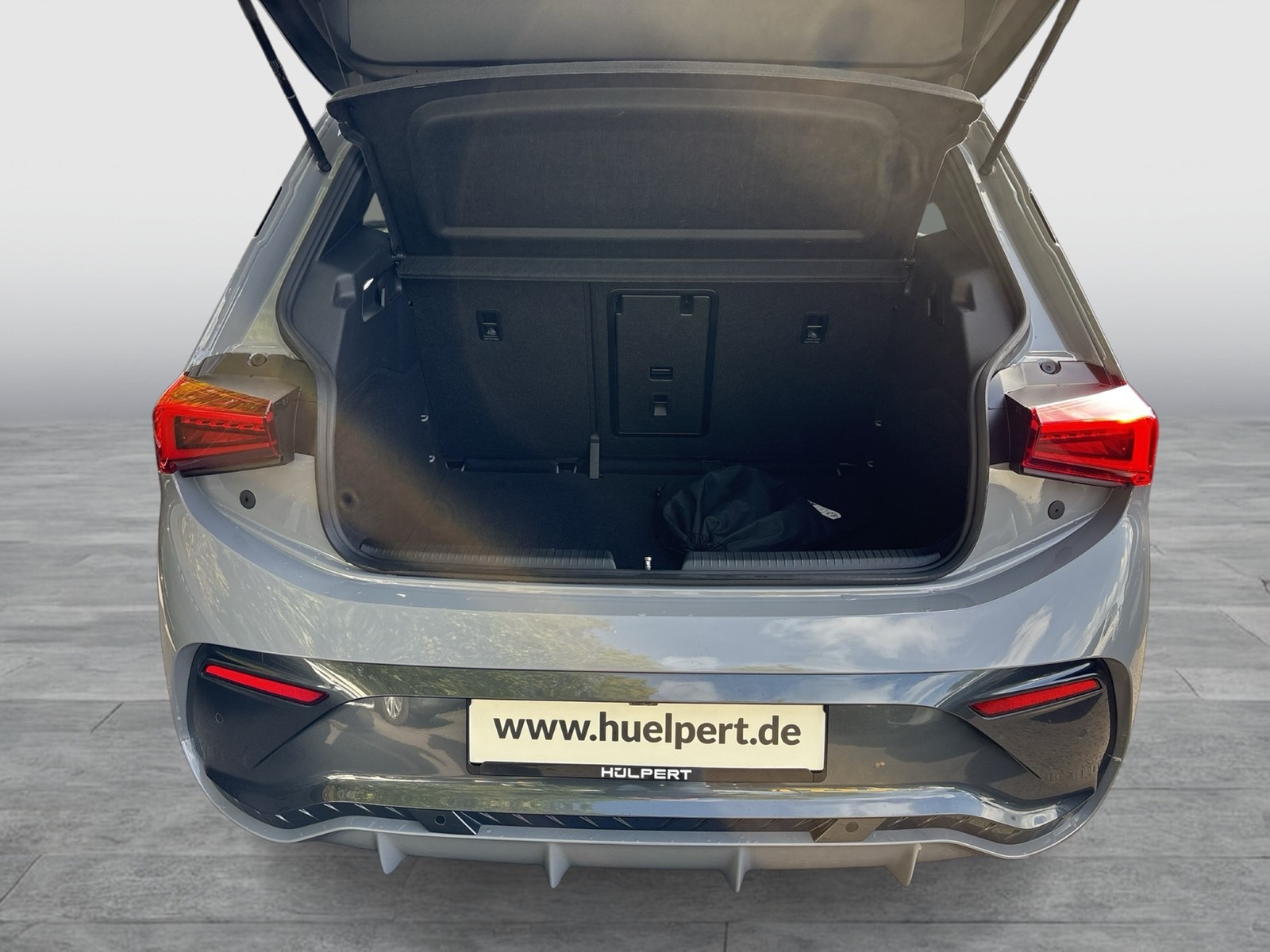 Cupra Born E-BOOST CAM ACC LM19 NAVI CARPLAY SITZHEIZ.