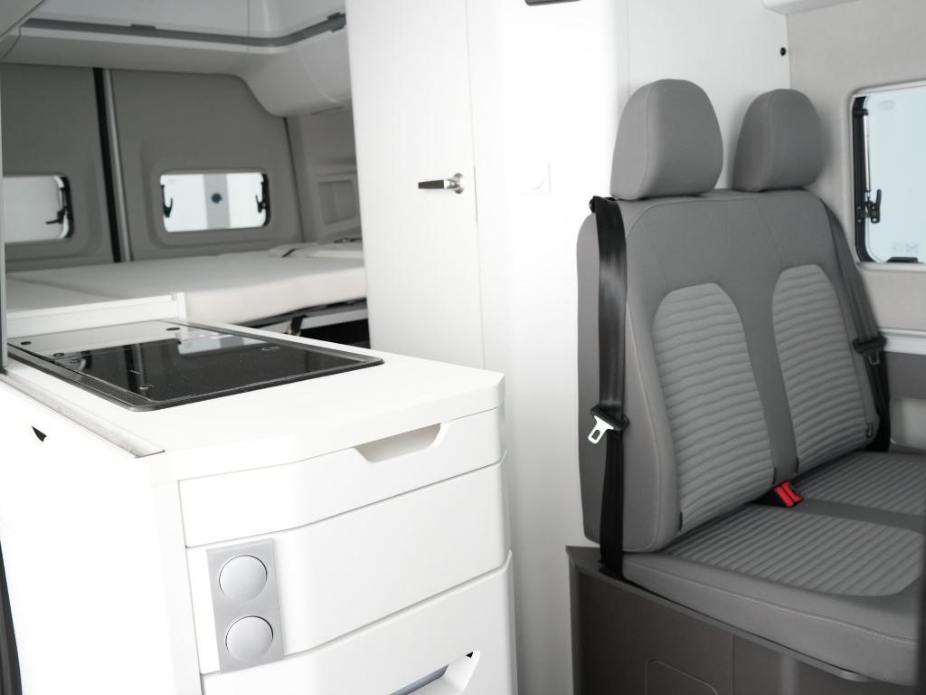 Volkswagen Crafter Grand California 600 HOCHBETT AHK CAM