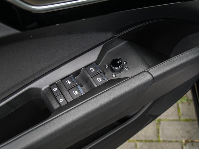 Audi Q4 e-tron 40 S LINE PANO KAMERA ACC ALU20 eKLAPPE