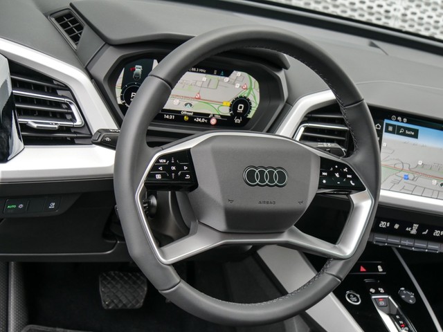 Audi Q4 e-tron 40 S LINE PANO KAMERA ACC ALU20 eKLAPPE