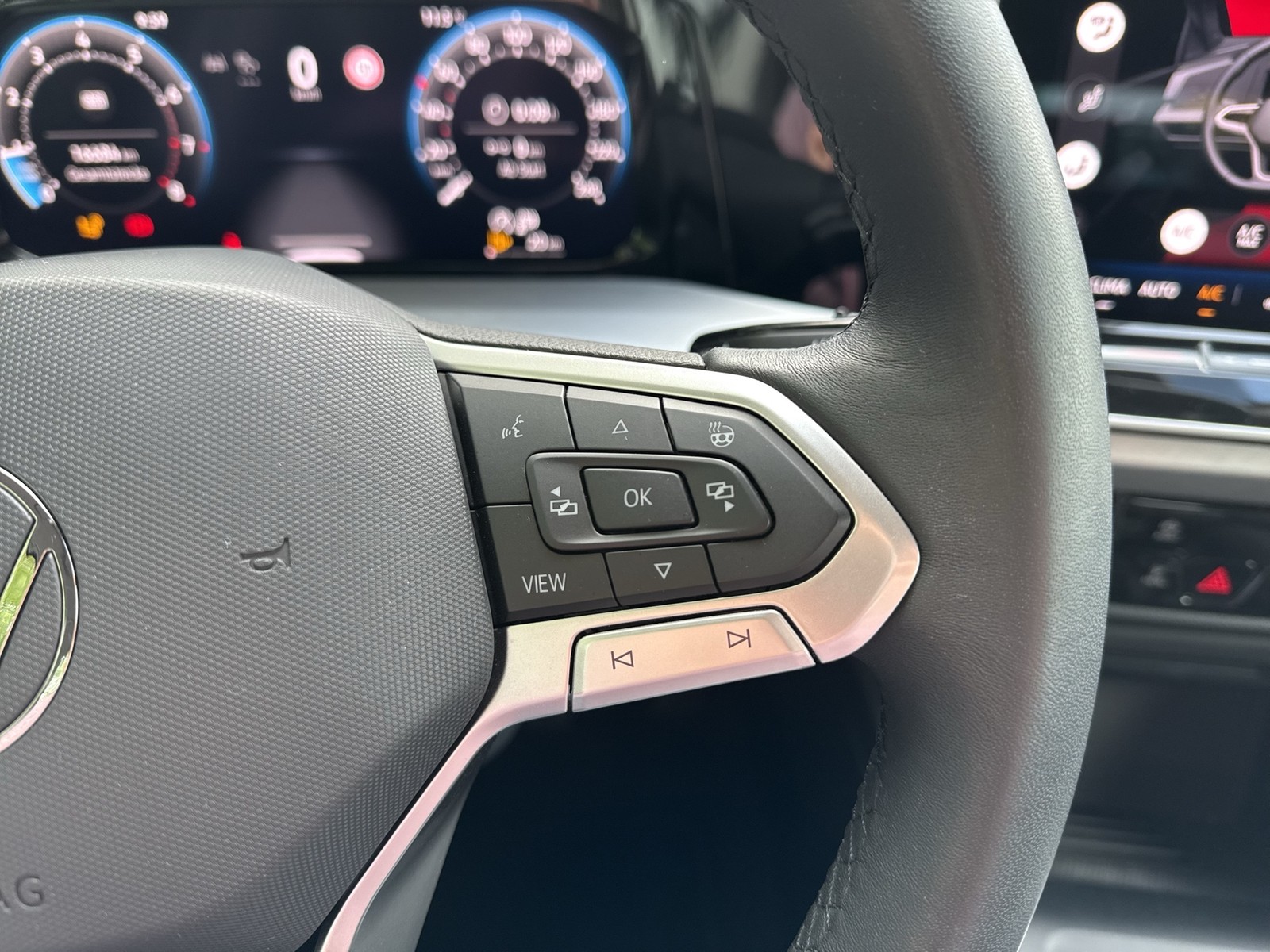 Volkswagen Golf VIII 1.5 LIFE ACC CARPLAY ALU SITZHEIZUNG