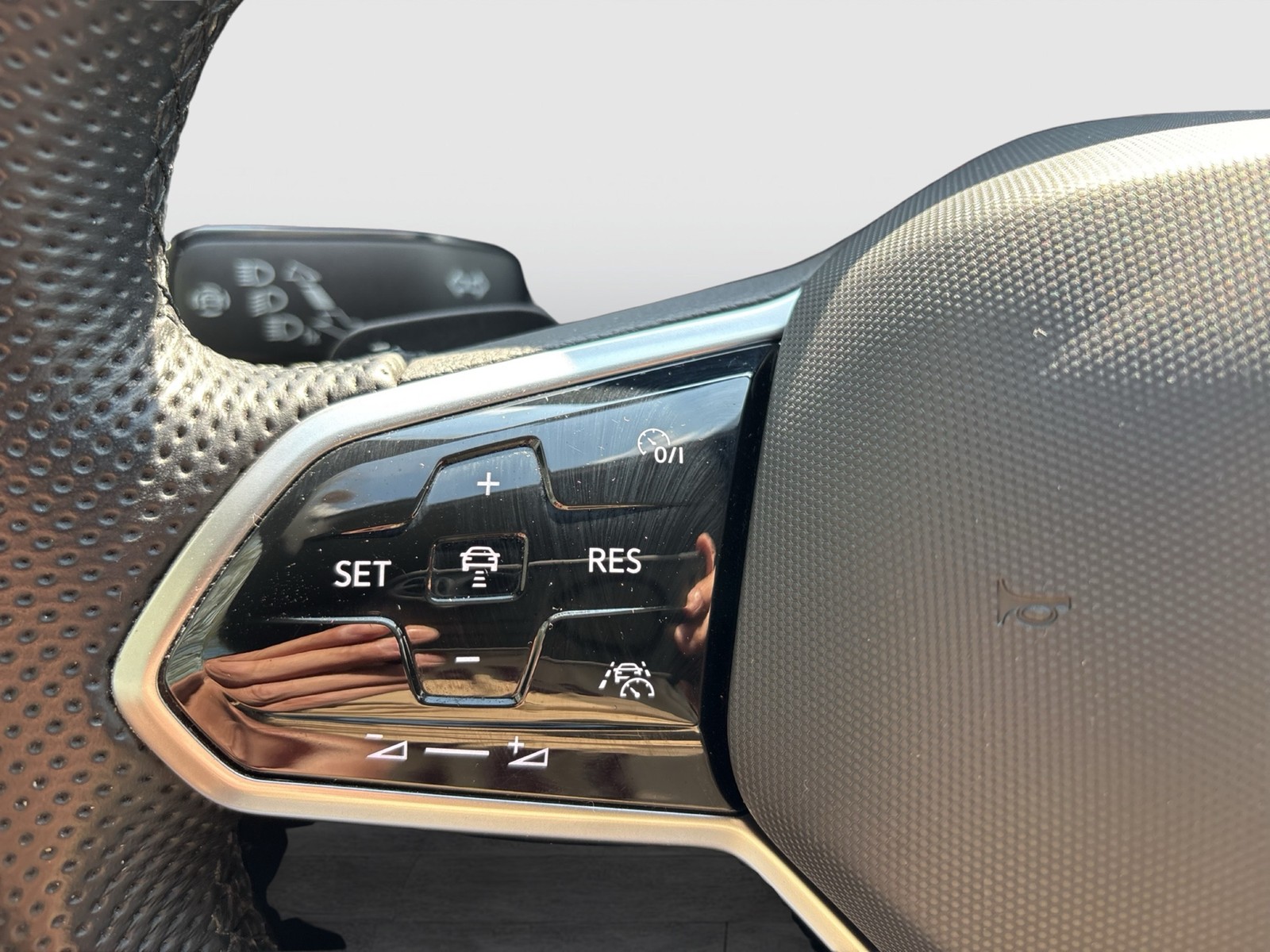 Volkswagen Arteon HYBRID ELEGANCE LEDER PANO KAMERA ALU19"
