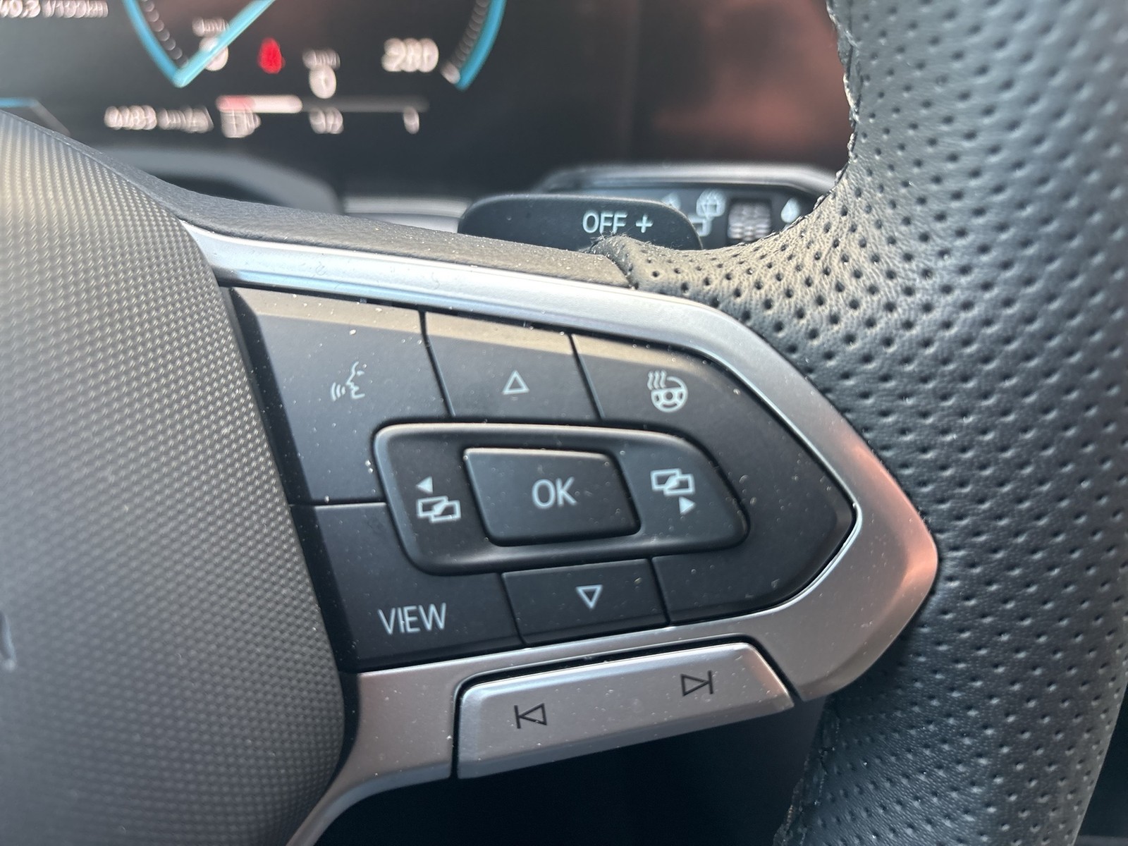 Volkswagen Touareg V6 R-LINE AHK 360°CAM ACC LM19 HD-MATRIX
