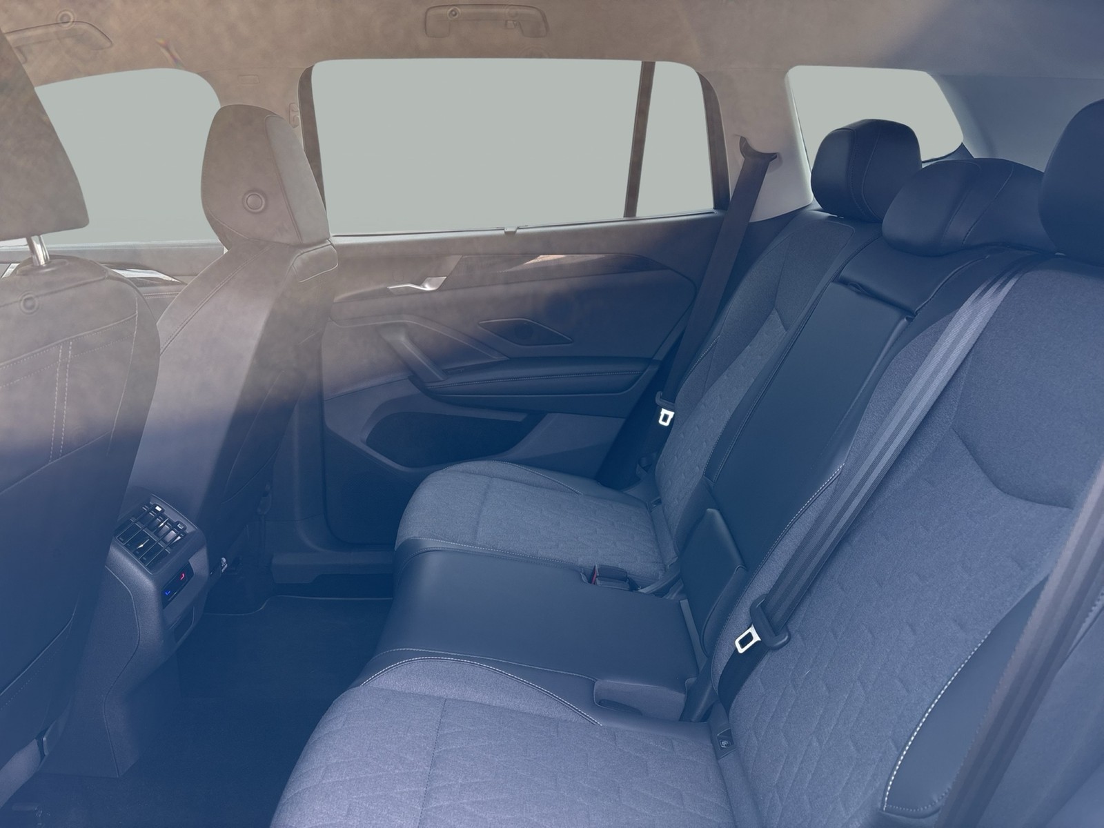Volkswagen Tayron 1.5 eTSI LIFE AHK CAM ACC LM18 CARPLAY