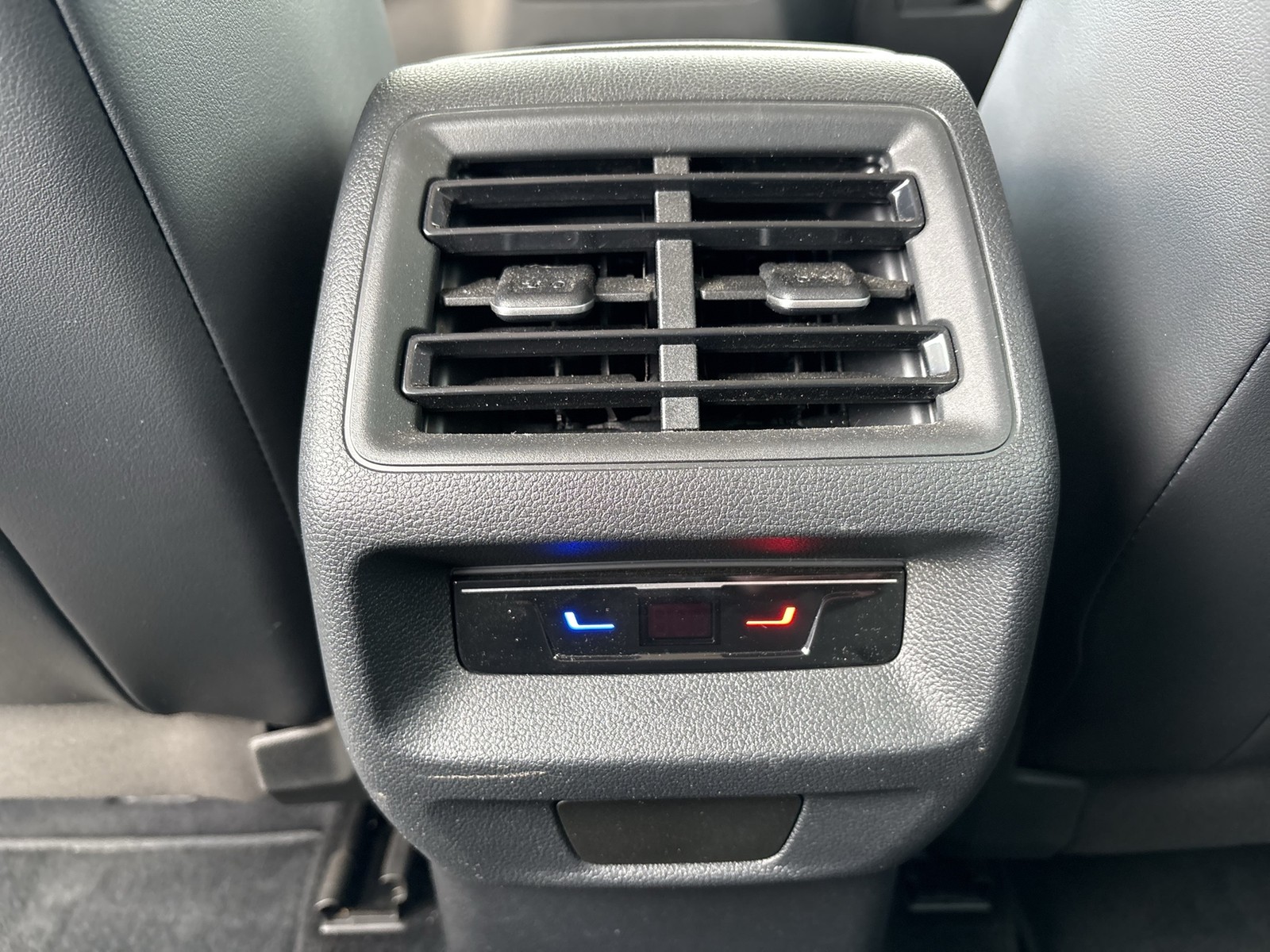 Volkswagen Tayron 1.5 eTSI LIFE AHK CAM ACC LM18 CARPLAY