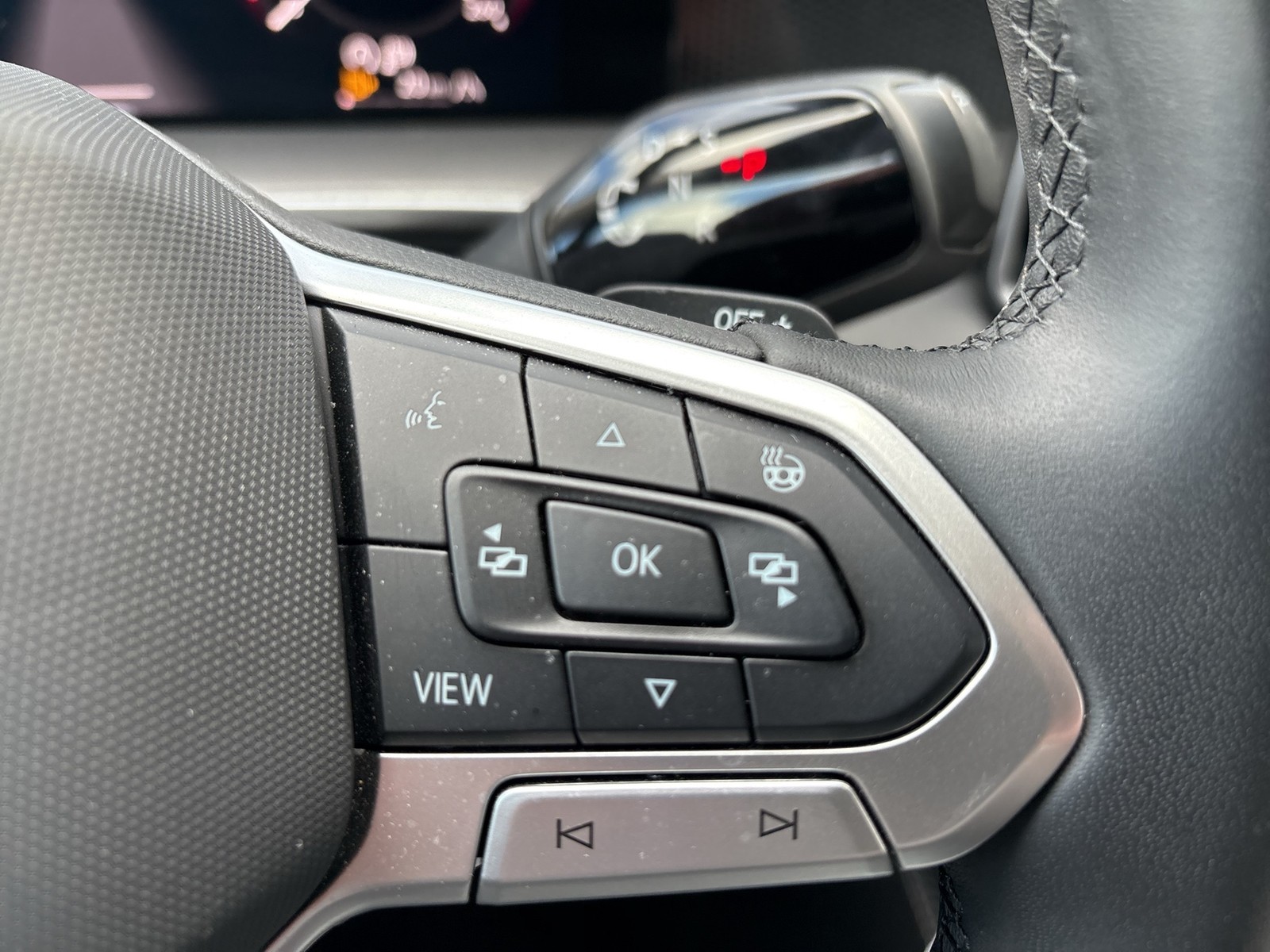 Volkswagen Tayron 1.5 eTSI LIFE AHK CAM ACC LM18 CARPLAY